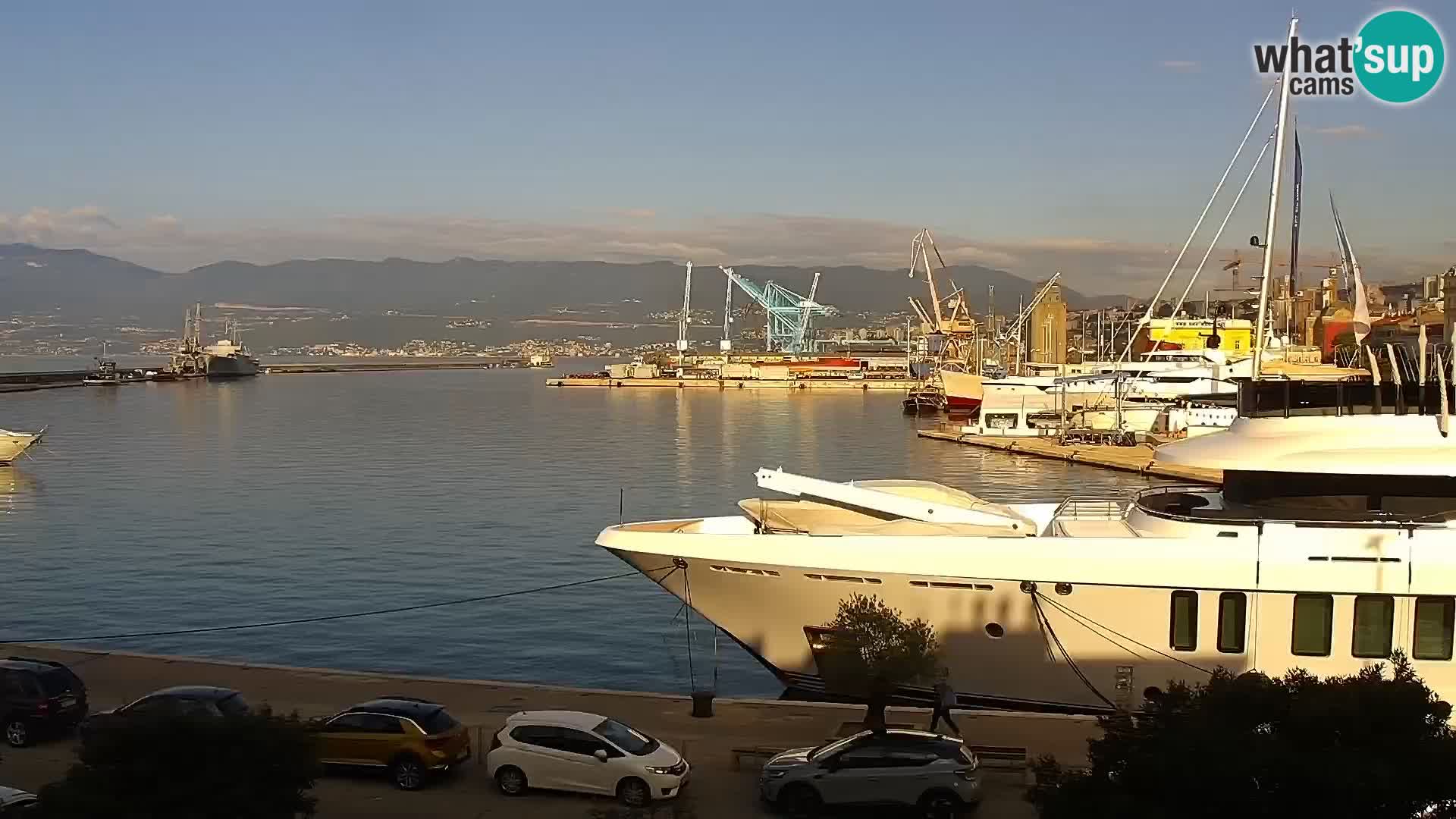 Riva i Marina u Rijeci – Web kamera uživo u Hrvatskoj