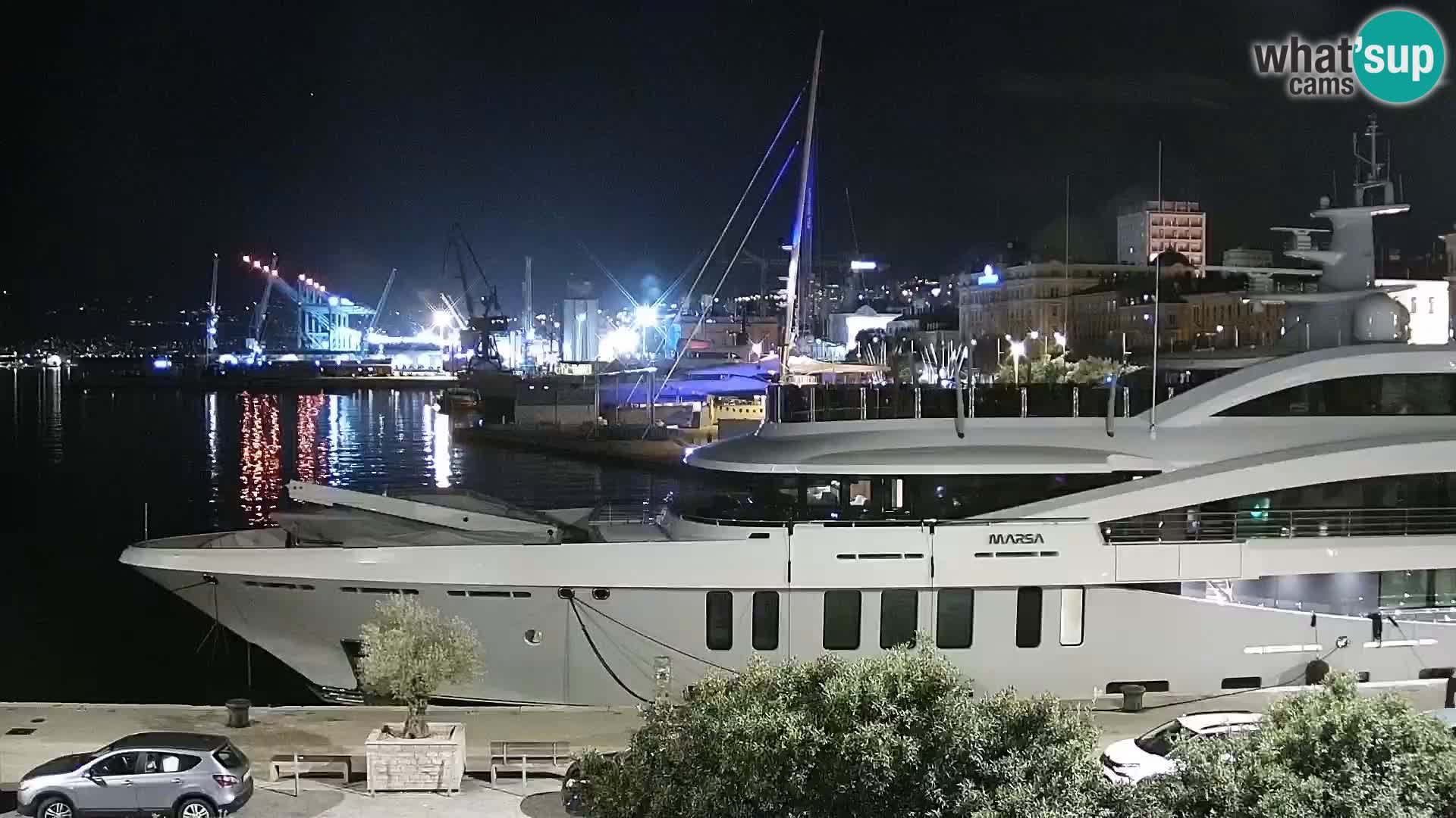 Riva in Marina v Reki – Spletna kamera v živo Hrvaška