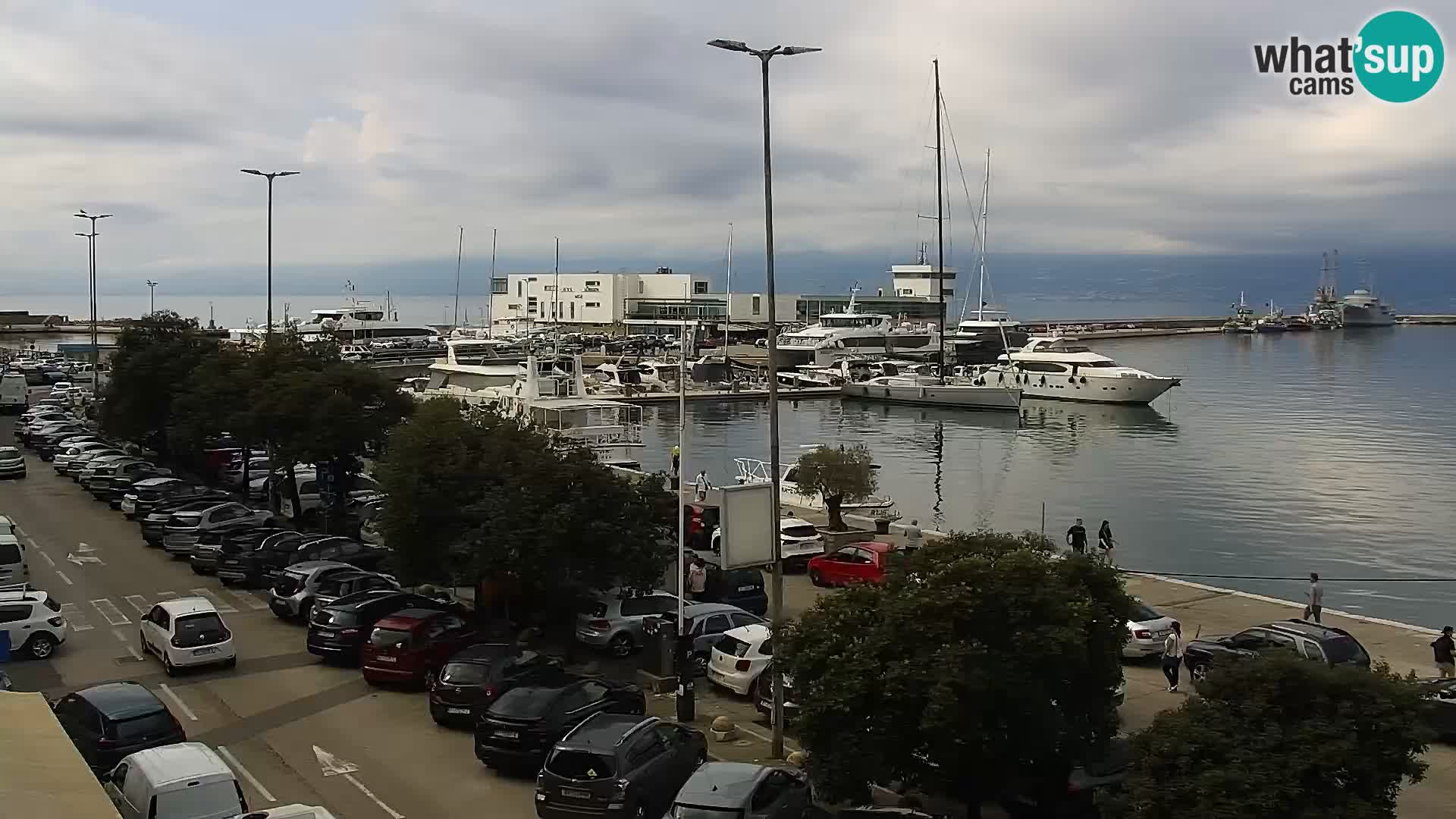 Riva in Marina v Reki – Spletna kamera v živo Hrvaška