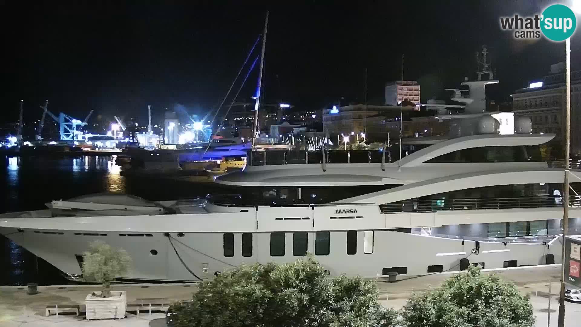 Riva in Marina v Reki – Spletna kamera v živo Hrvaška