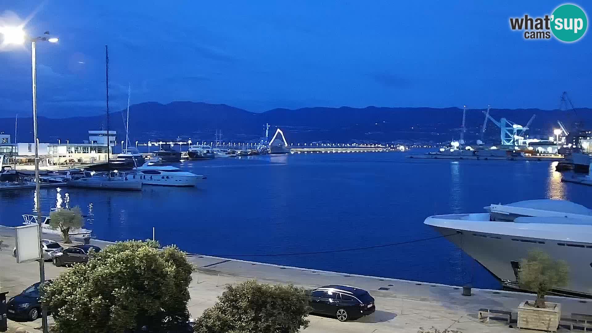 Riva in Marina v Reki – Spletna kamera v živo Hrvaška