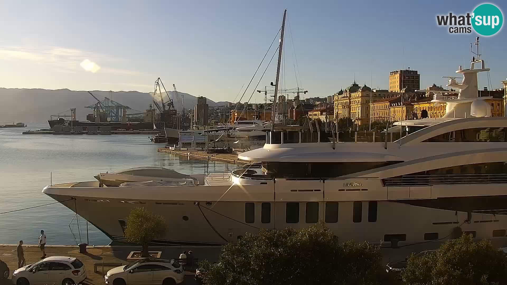 Riva in Marina v Reki – Spletna kamera v živo Hrvaška