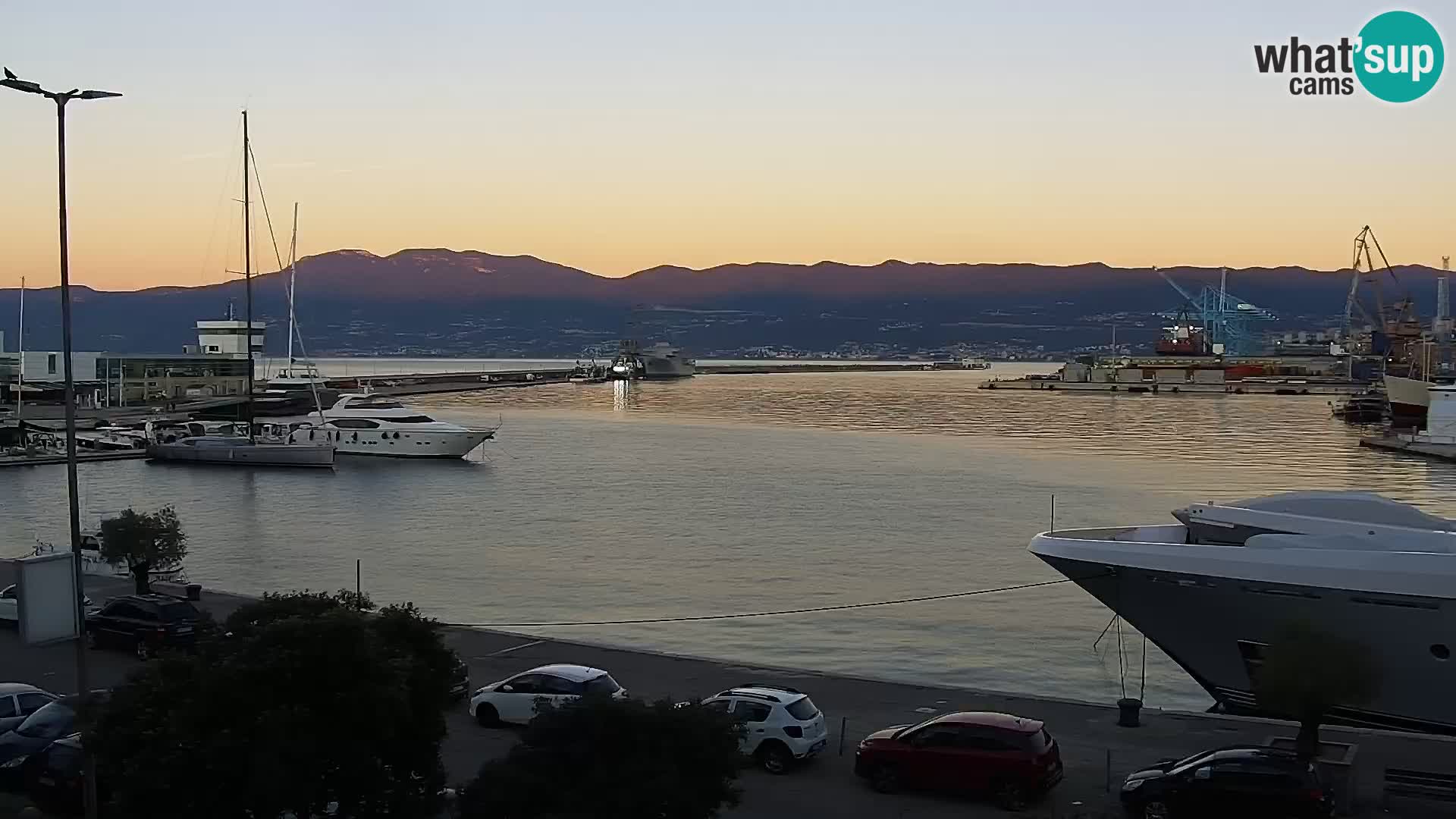 Riva i Marina u Rijeci – Web kamera uživo u Hrvatskoj