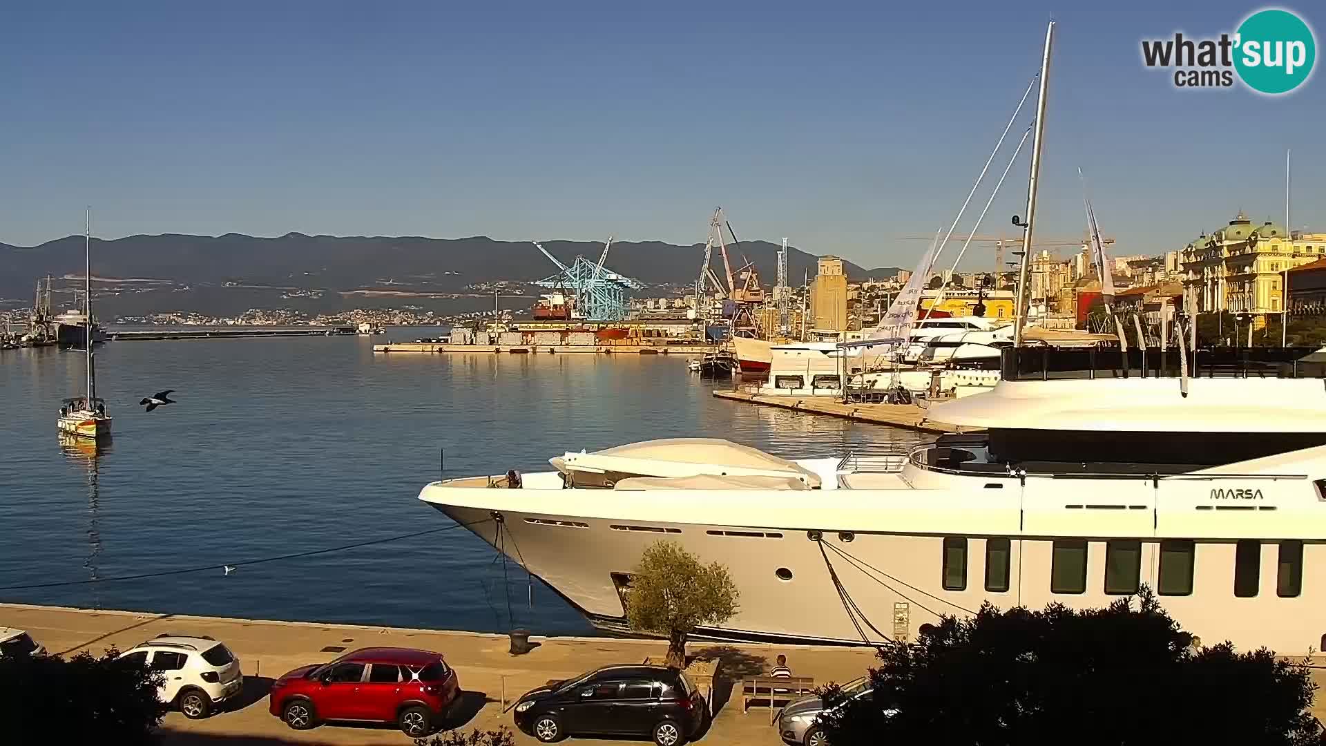 Riva in Marina v Reki – Spletna kamera v živo Hrvaška