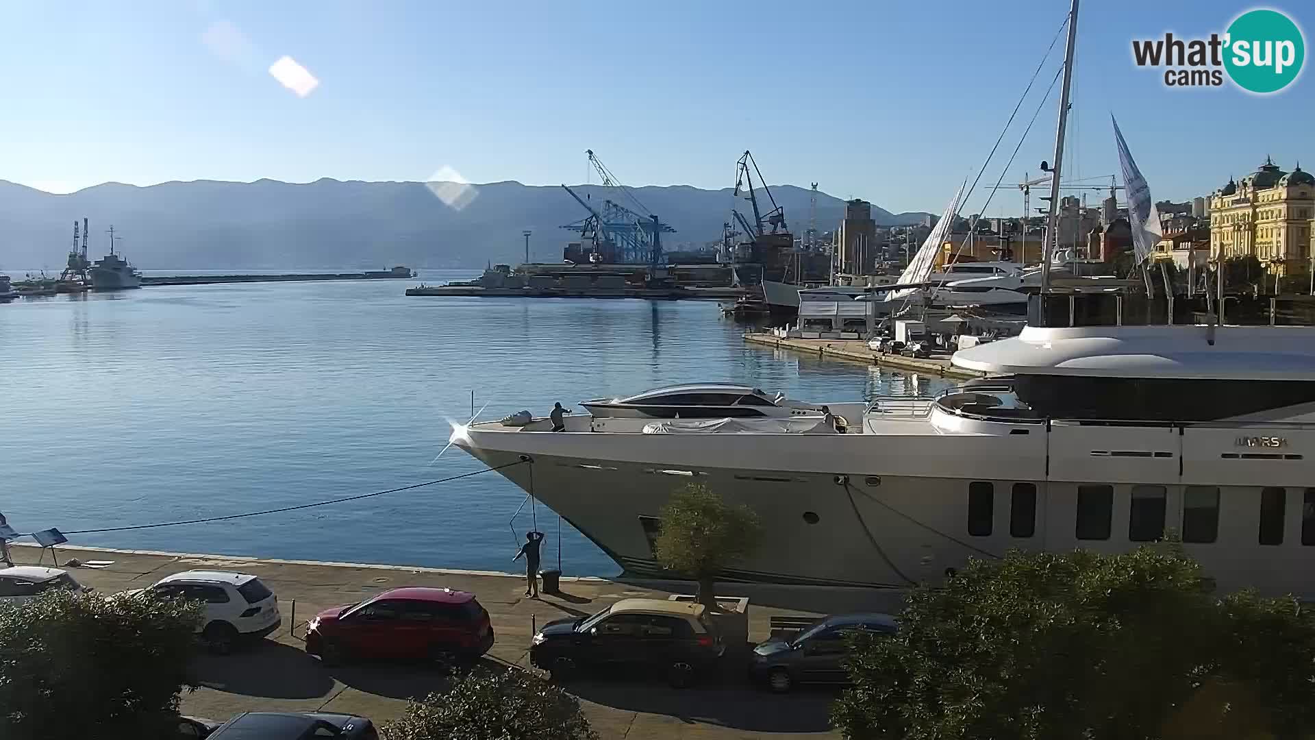Riva in Marina v Reki – Spletna kamera v živo Hrvaška