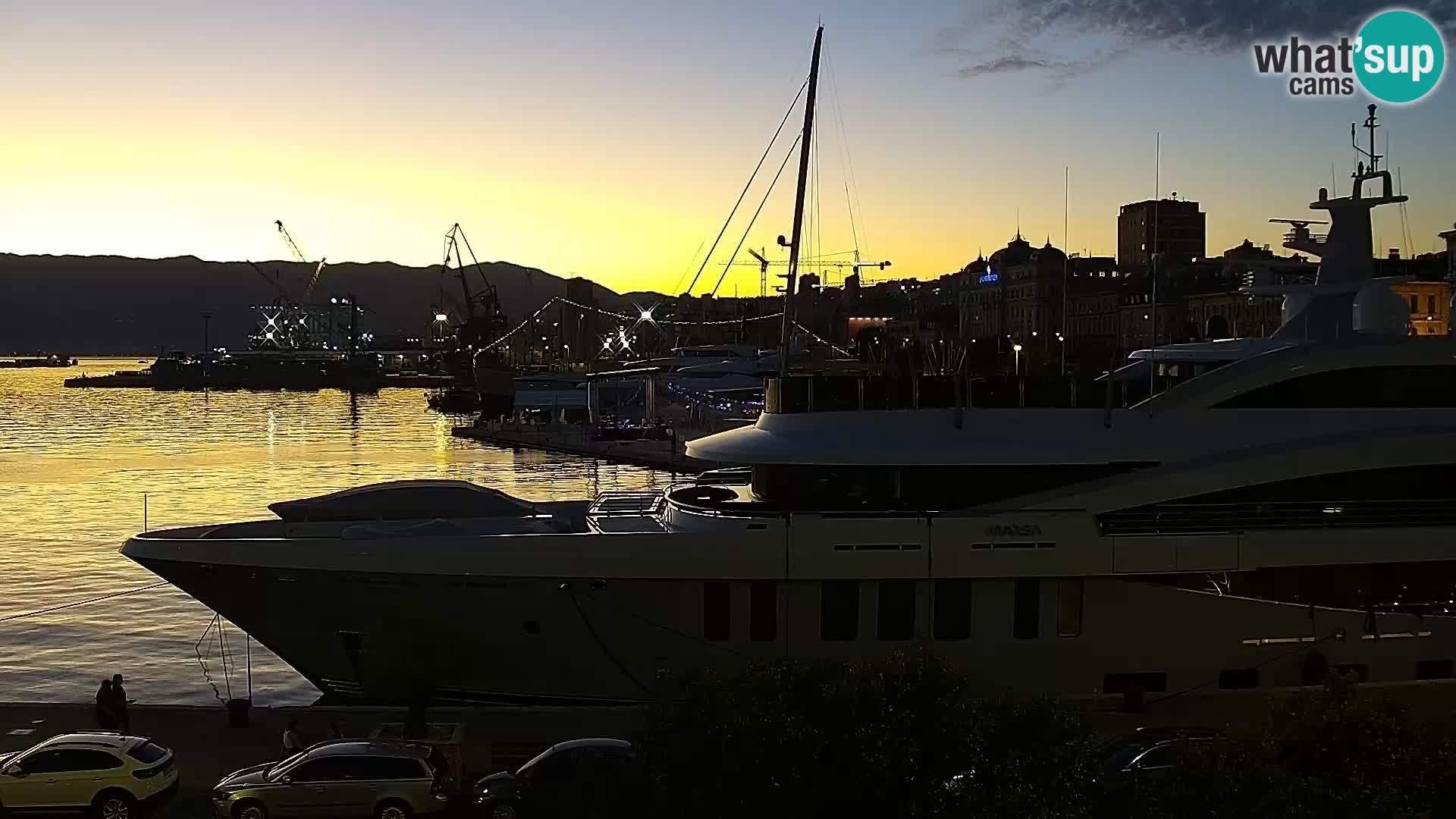 Riva in Marina v Reki – Spletna kamera v živo Hrvaška