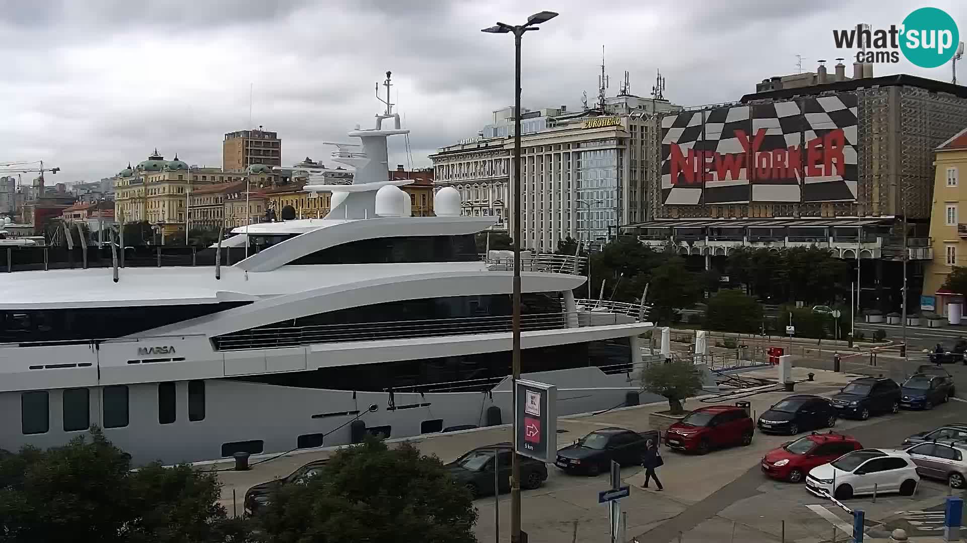 Riva in Marina v Reki – Spletna kamera v živo Hrvaška