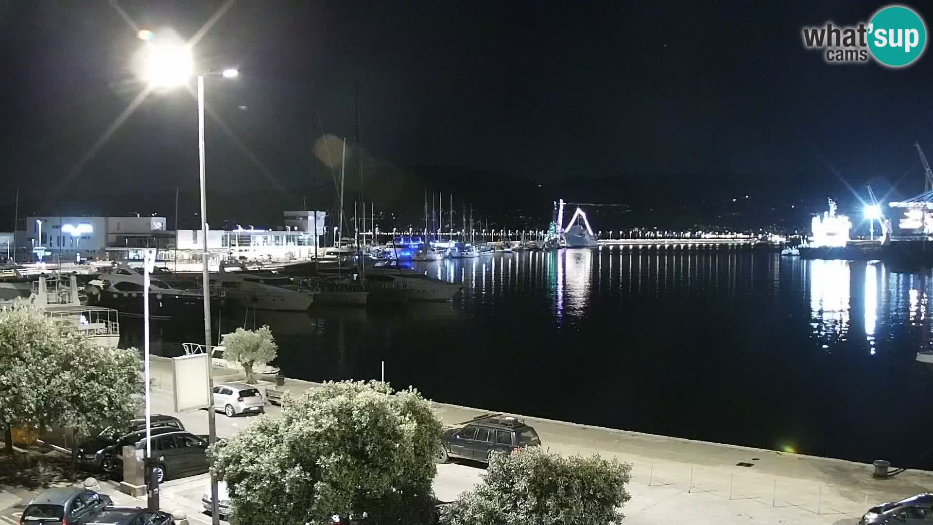 Riva in Marina v Reki – Spletna kamera v živo Hrvaška