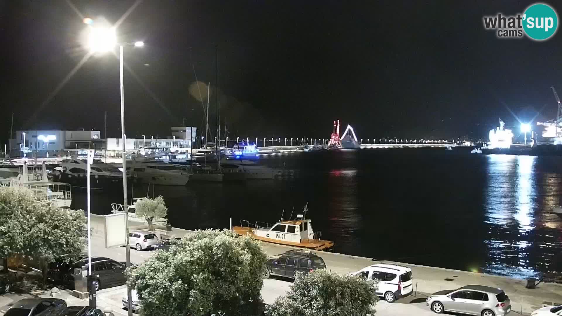Riva in Marina v Reki – Spletna kamera v živo Hrvaška
