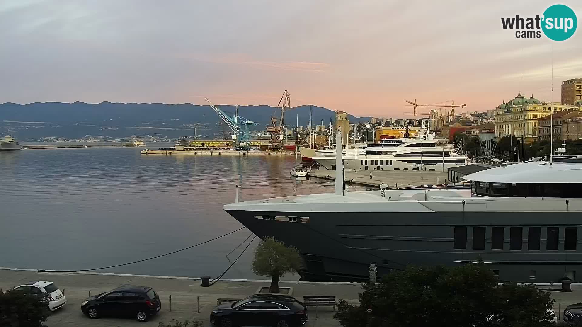 La Riva y Marina en Rijeka – Webcam en vivo Croacia