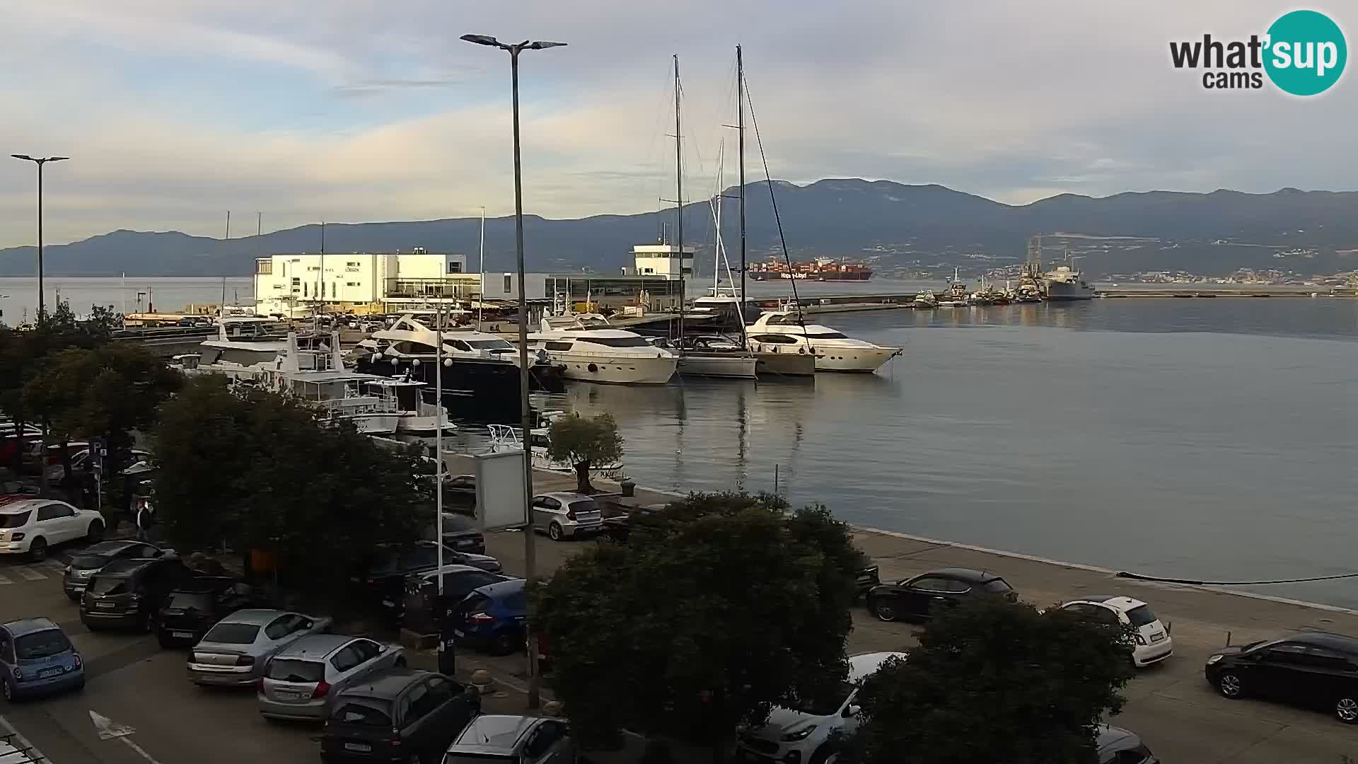 Riva in Marina v Reki – Spletna kamera v živo Hrvaška