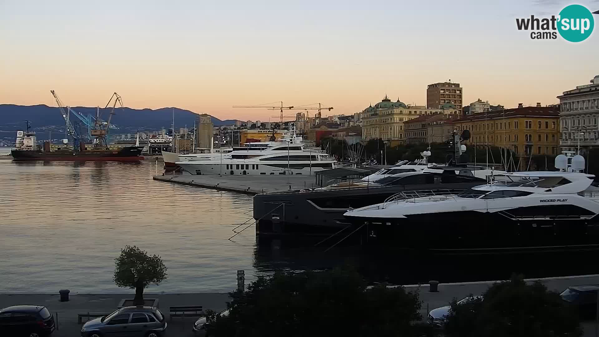 La Riva y Marina en Rijeka – Webcam en vivo Croacia