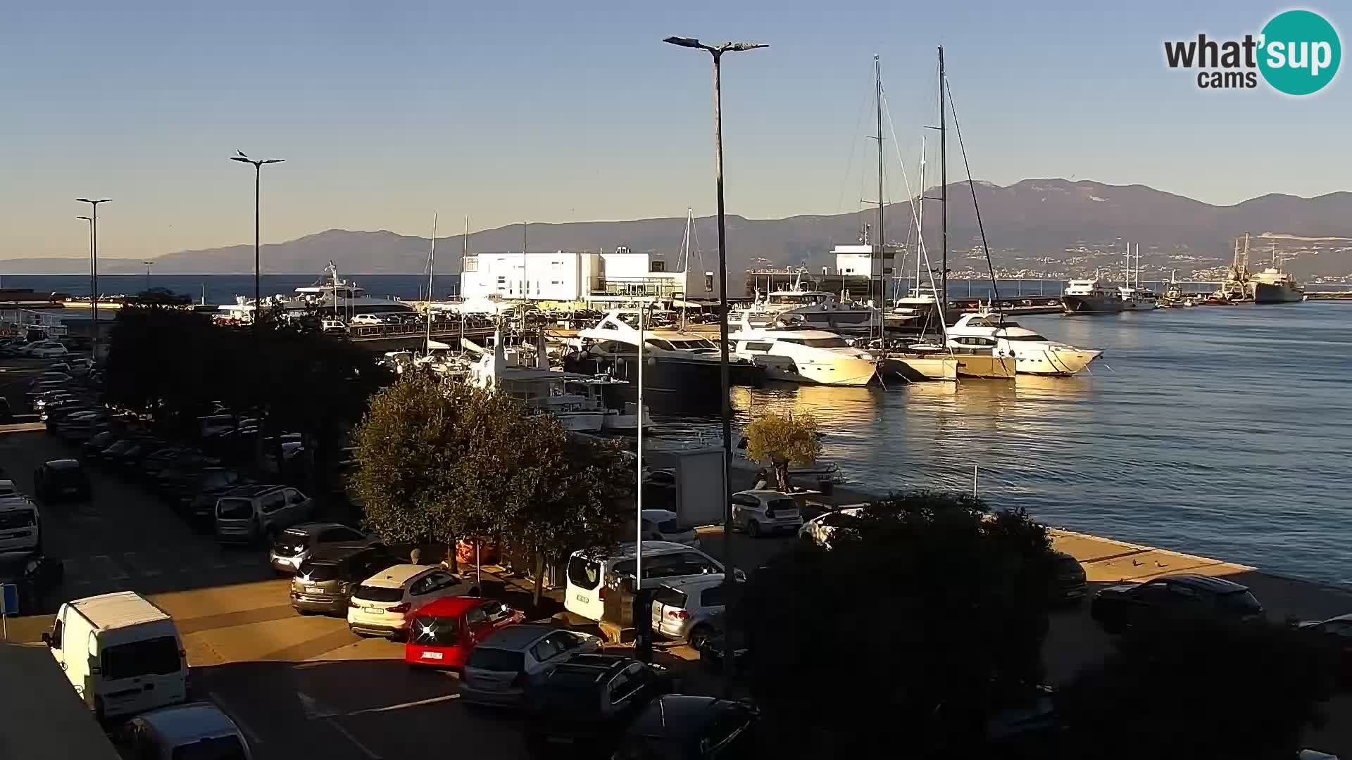 Riva in Marina v Reki – Spletna kamera v živo Hrvaška