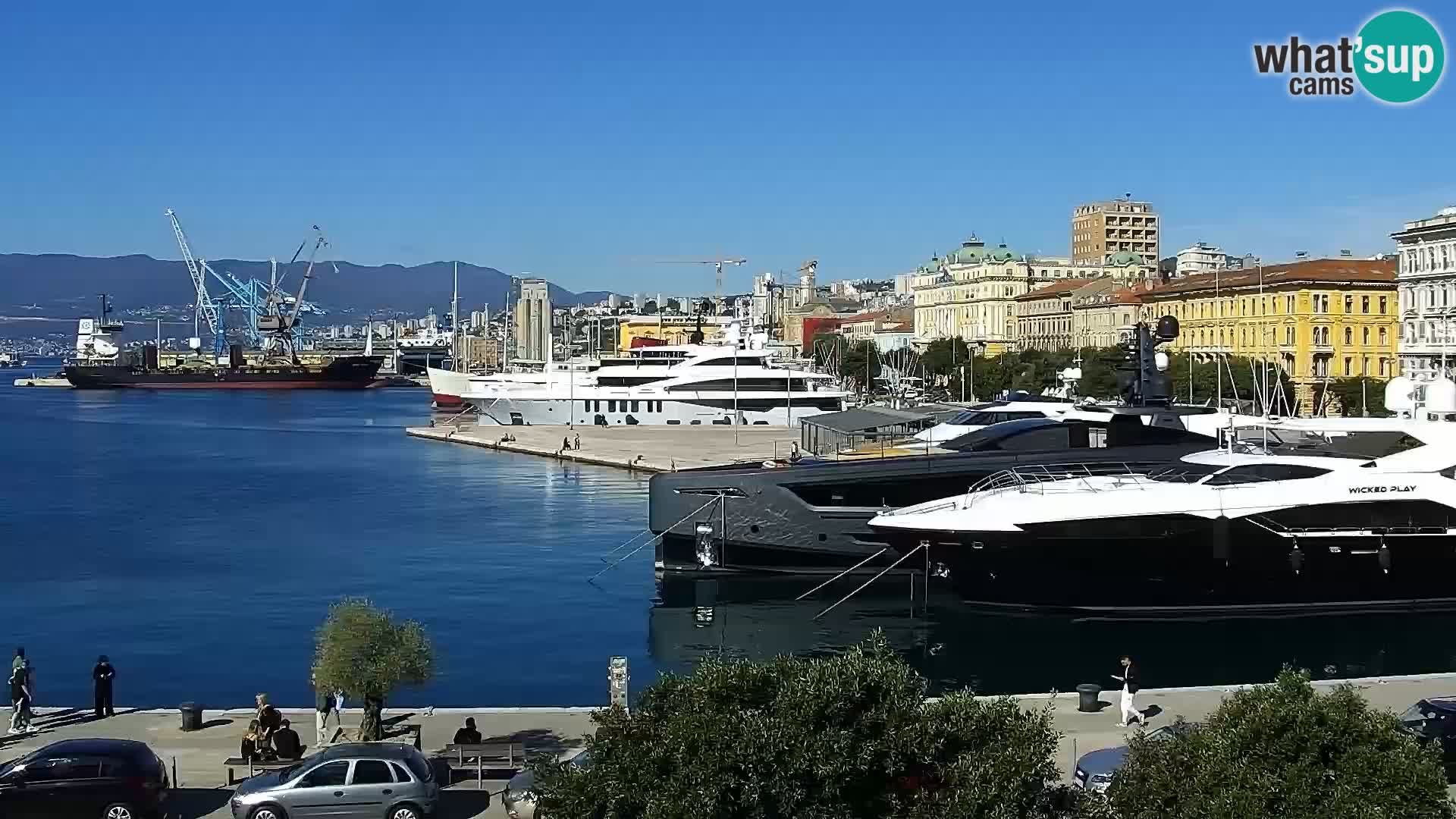 Riva in Marina v Reki – Spletna kamera v živo Hrvaška
