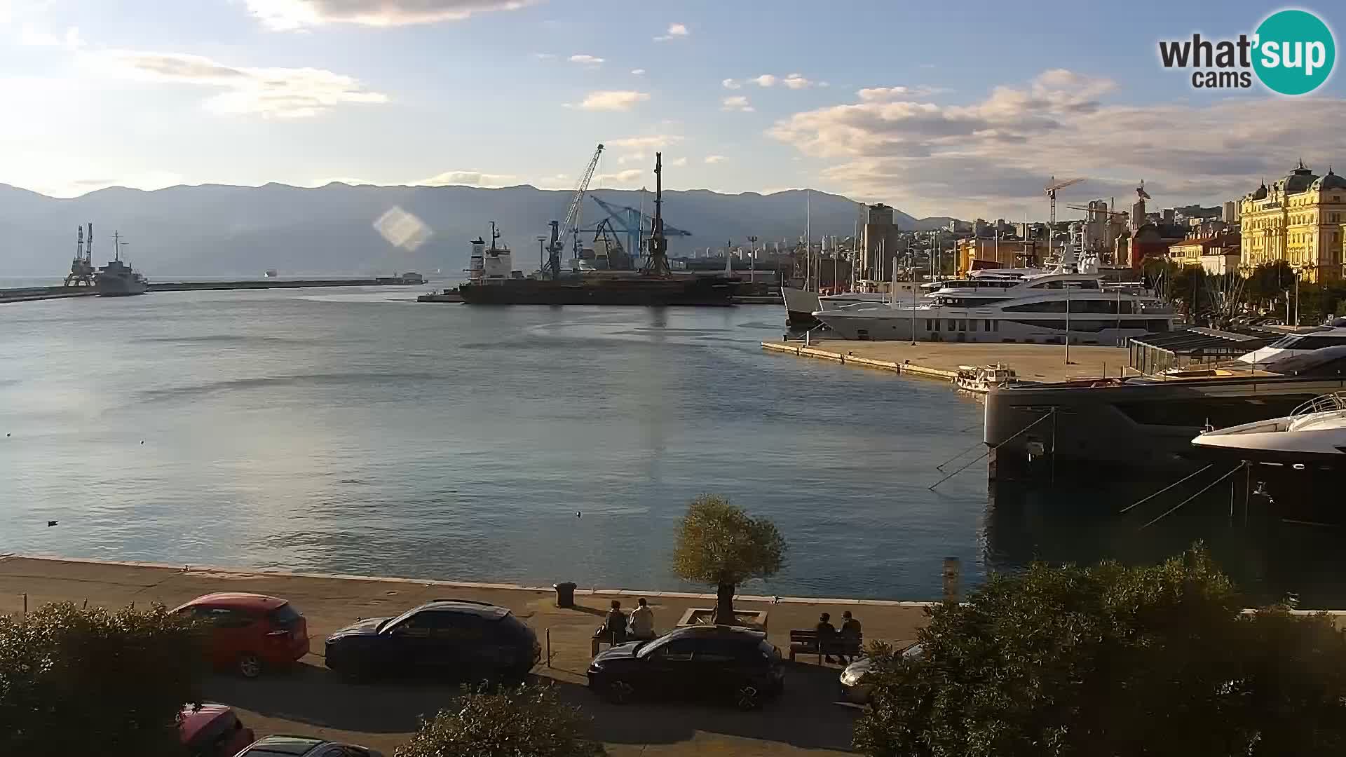 Riva i Marina u Rijeci – Web kamera uživo u Hrvatskoj