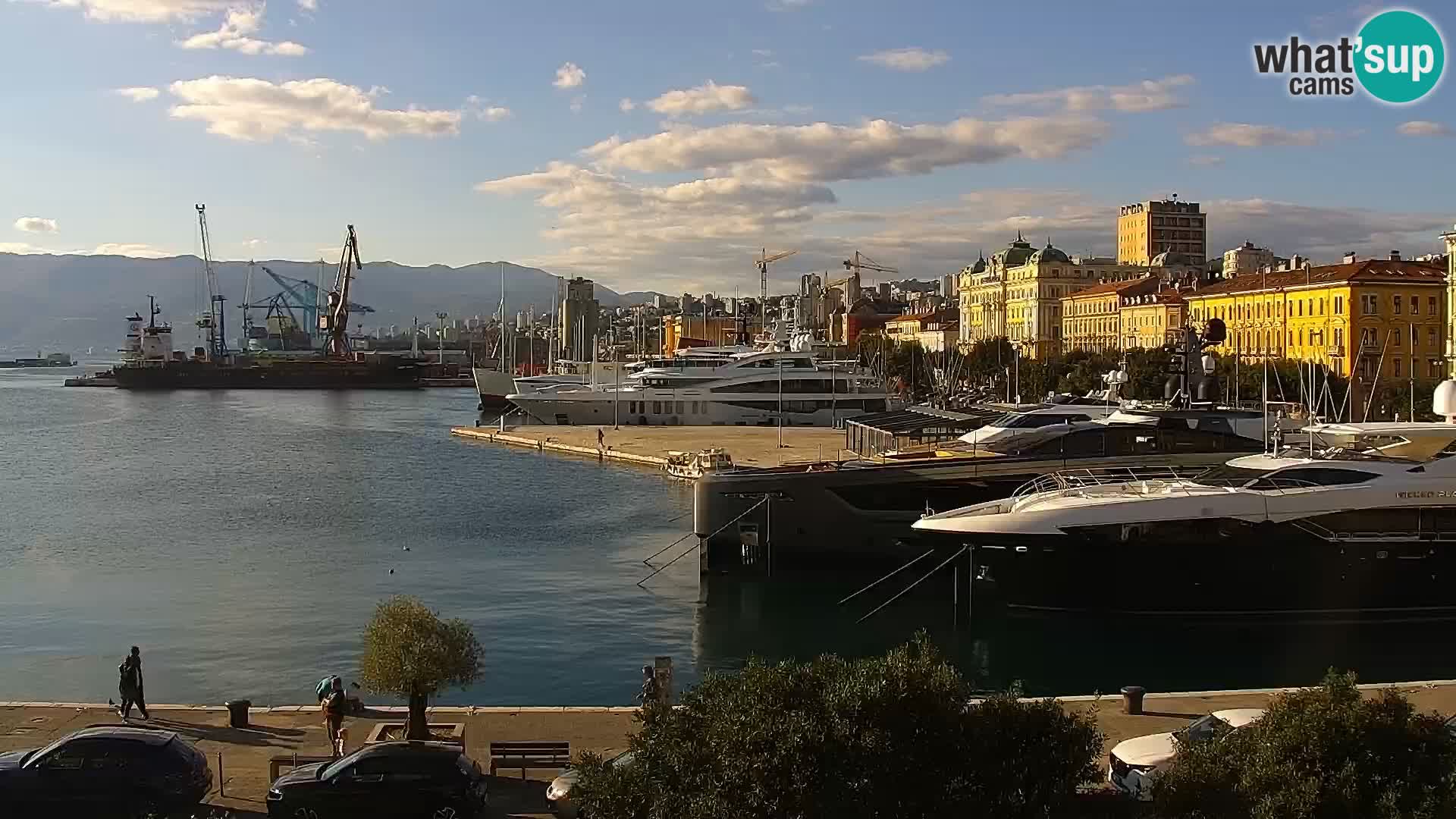 Riva i Marina u Rijeci – Web kamera uživo u Hrvatskoj