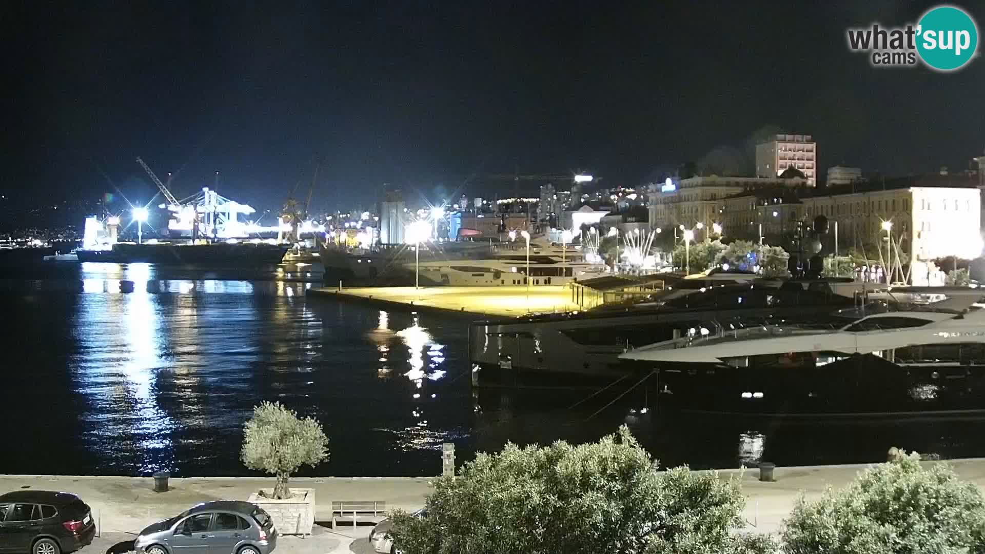 Riva in Marina v Reki – Spletna kamera v živo Hrvaška