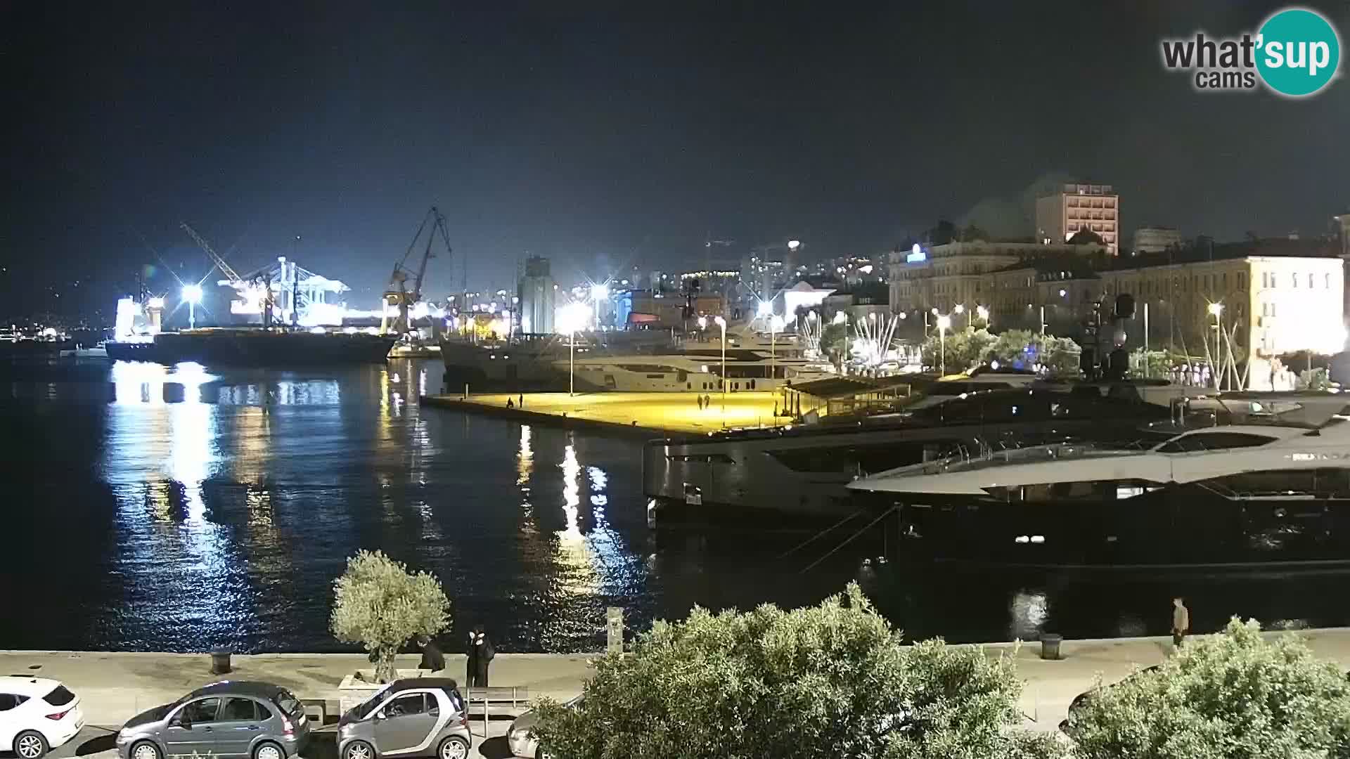 Riva in Marina v Reki – Spletna kamera v živo Hrvaška