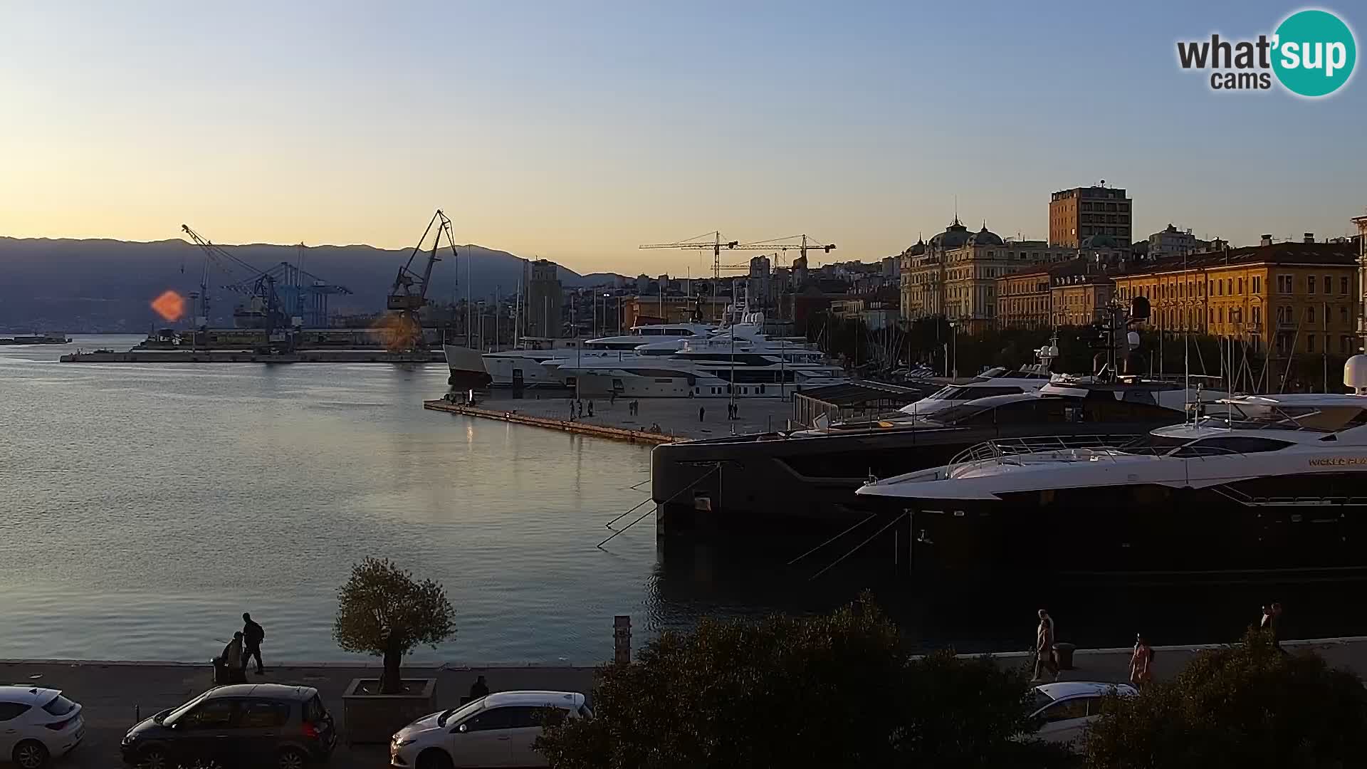 Riva in Marina v Reki – Spletna kamera v živo Hrvaška