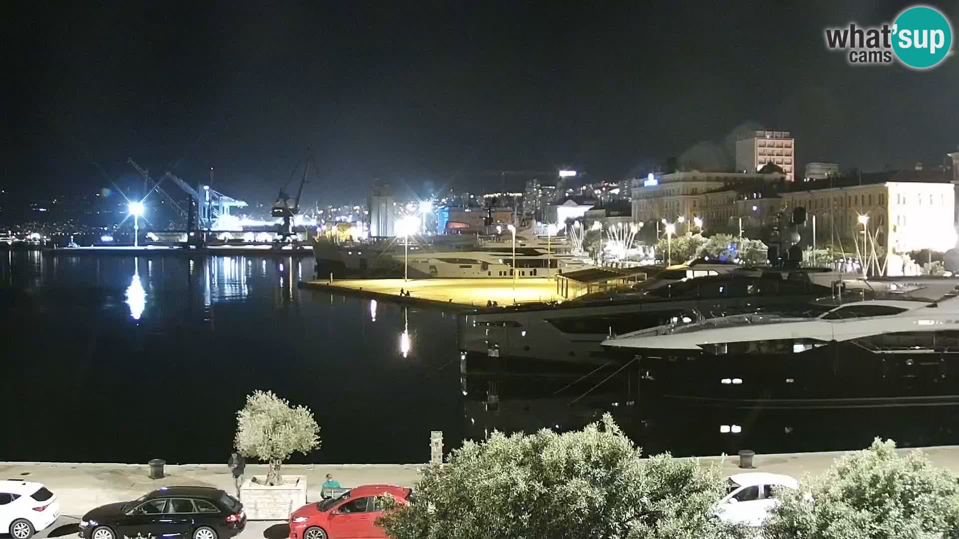 Riva in Marina v Reki – Spletna kamera v živo Hrvaška