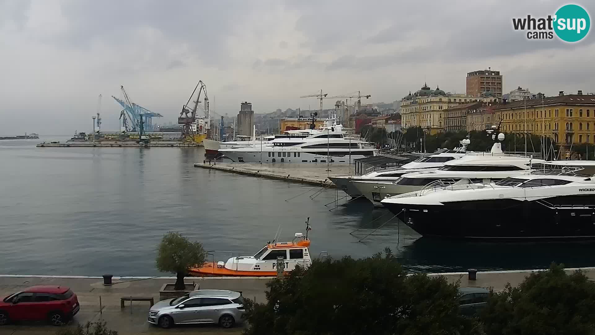 Riva in Marina v Reki – Spletna kamera v živo Hrvaška