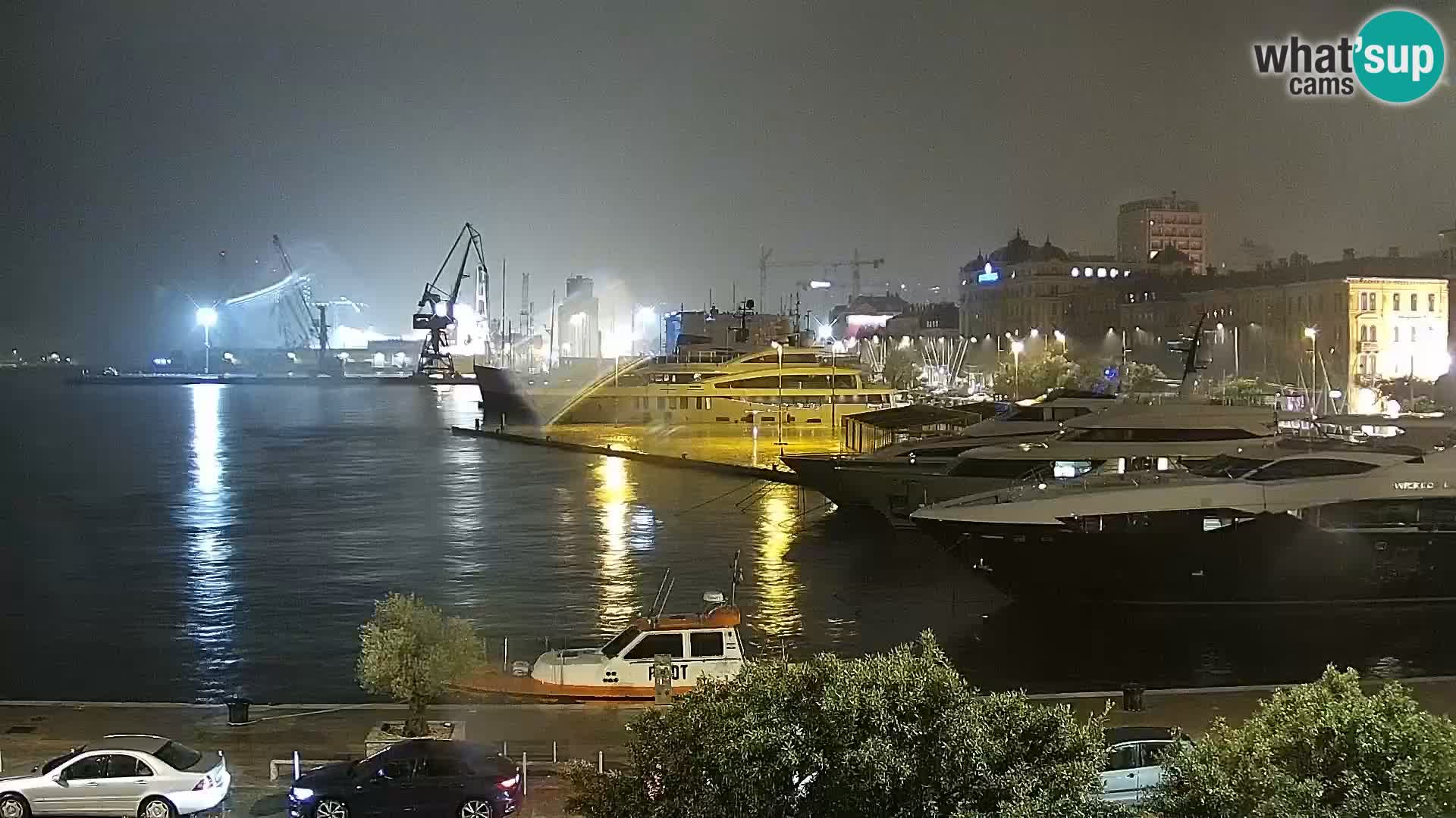 Riva in Marina v Reki – Spletna kamera v živo Hrvaška