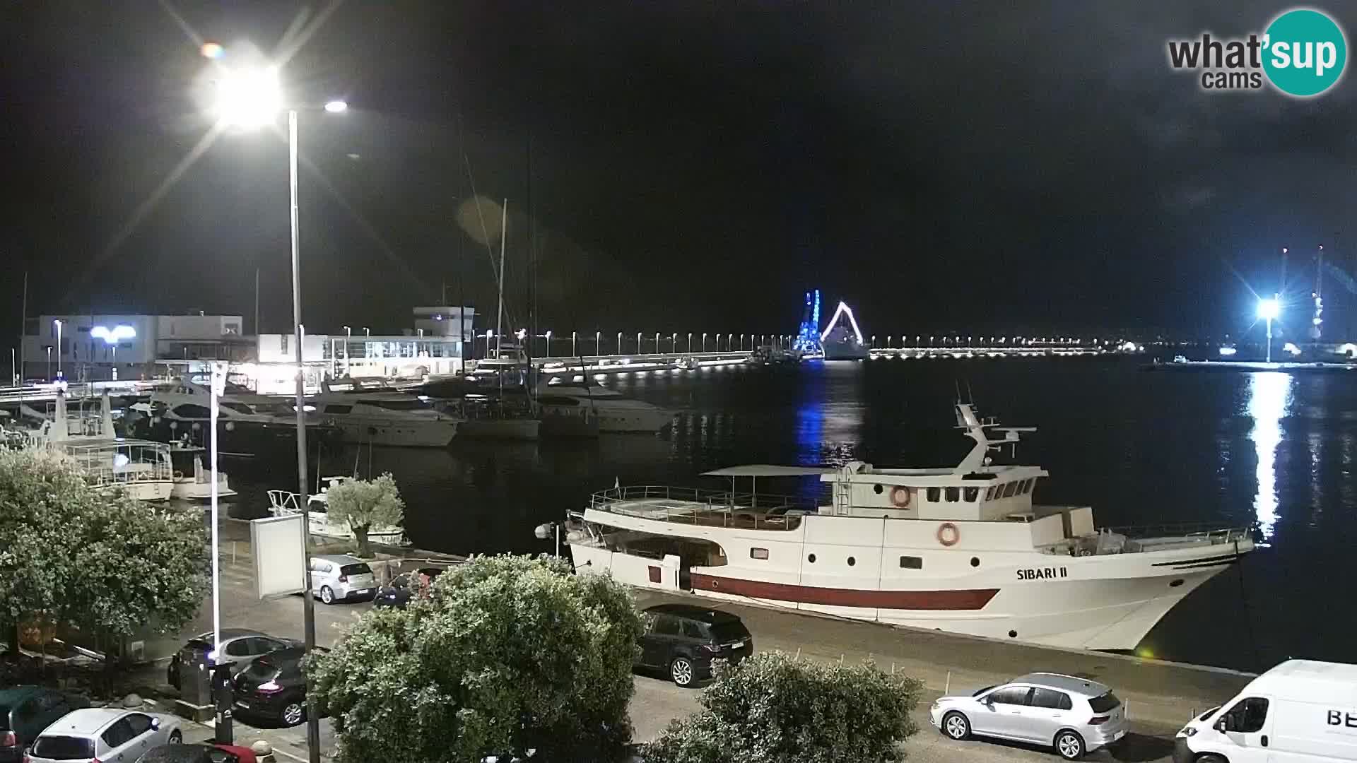 Riva in Marina v Reki – Spletna kamera v živo Hrvaška