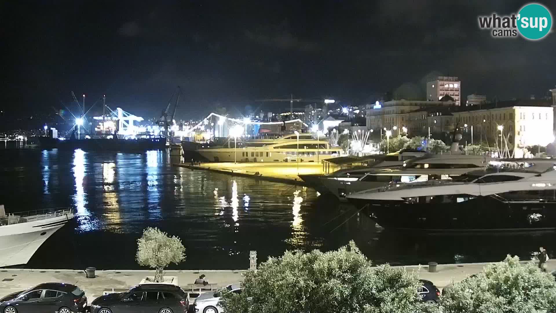 Riva in Marina v Reki – Spletna kamera v živo Hrvaška
