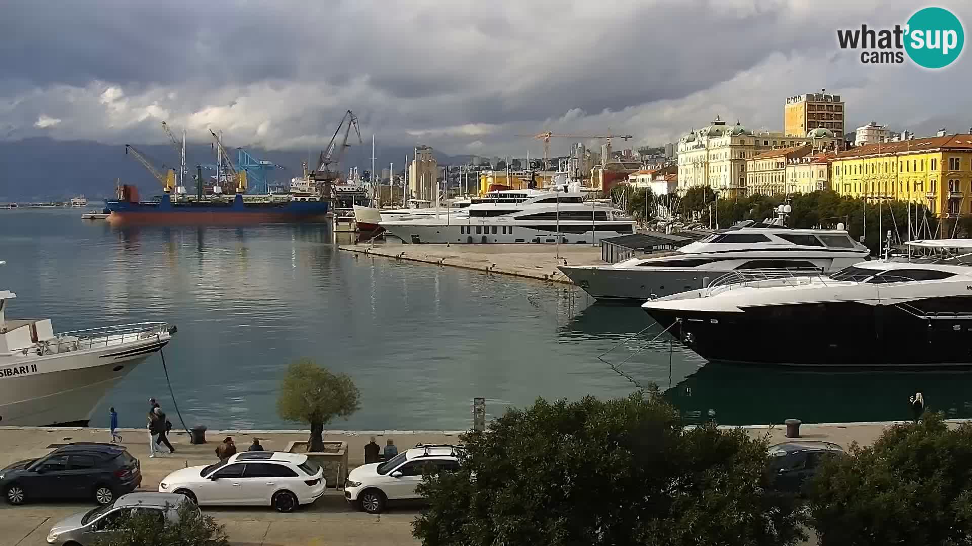 Riva i Marina u Rijeci – Web kamera uživo u Hrvatskoj