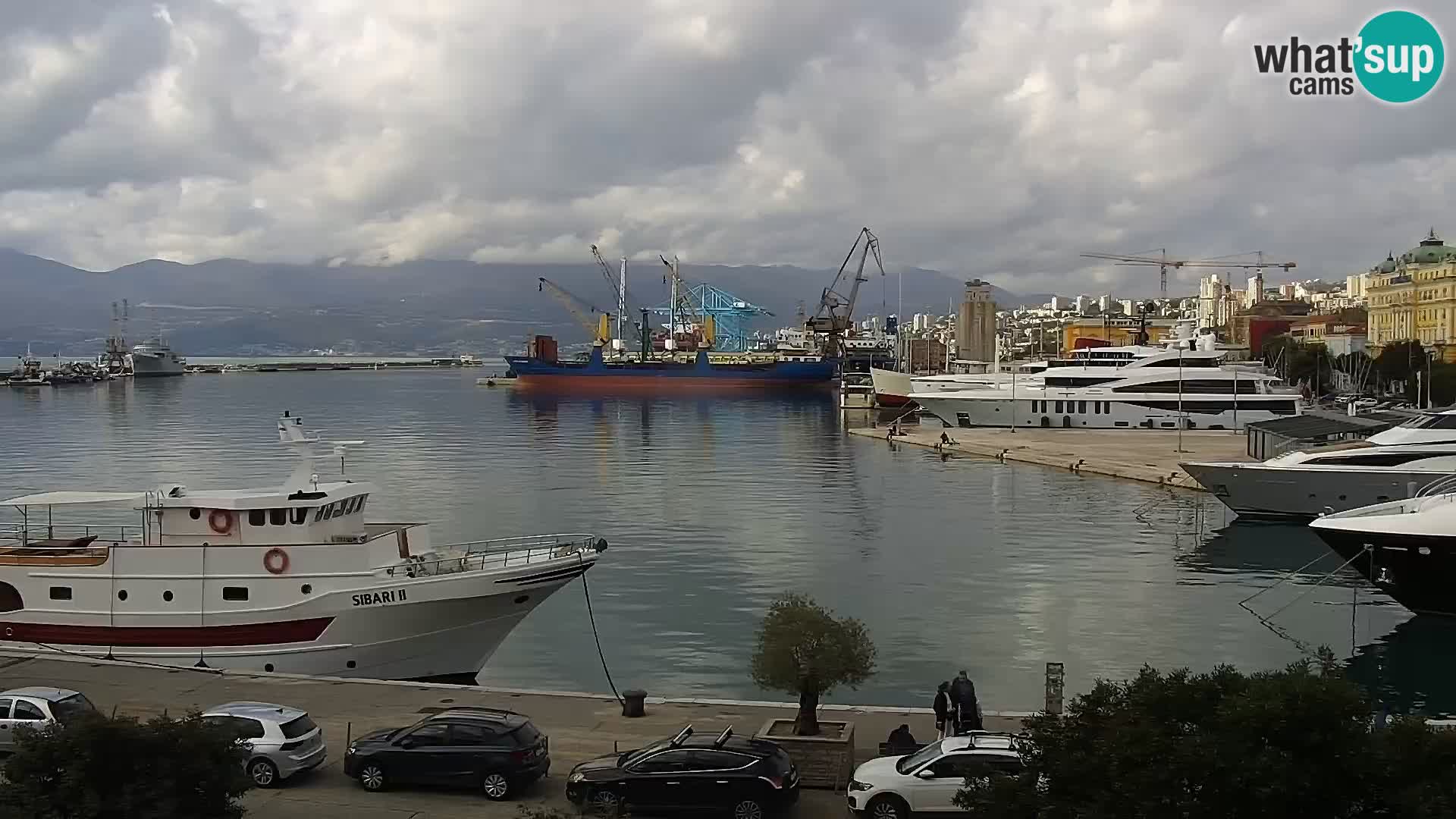 Riva in Marina v Reki – Spletna kamera v živo Hrvaška