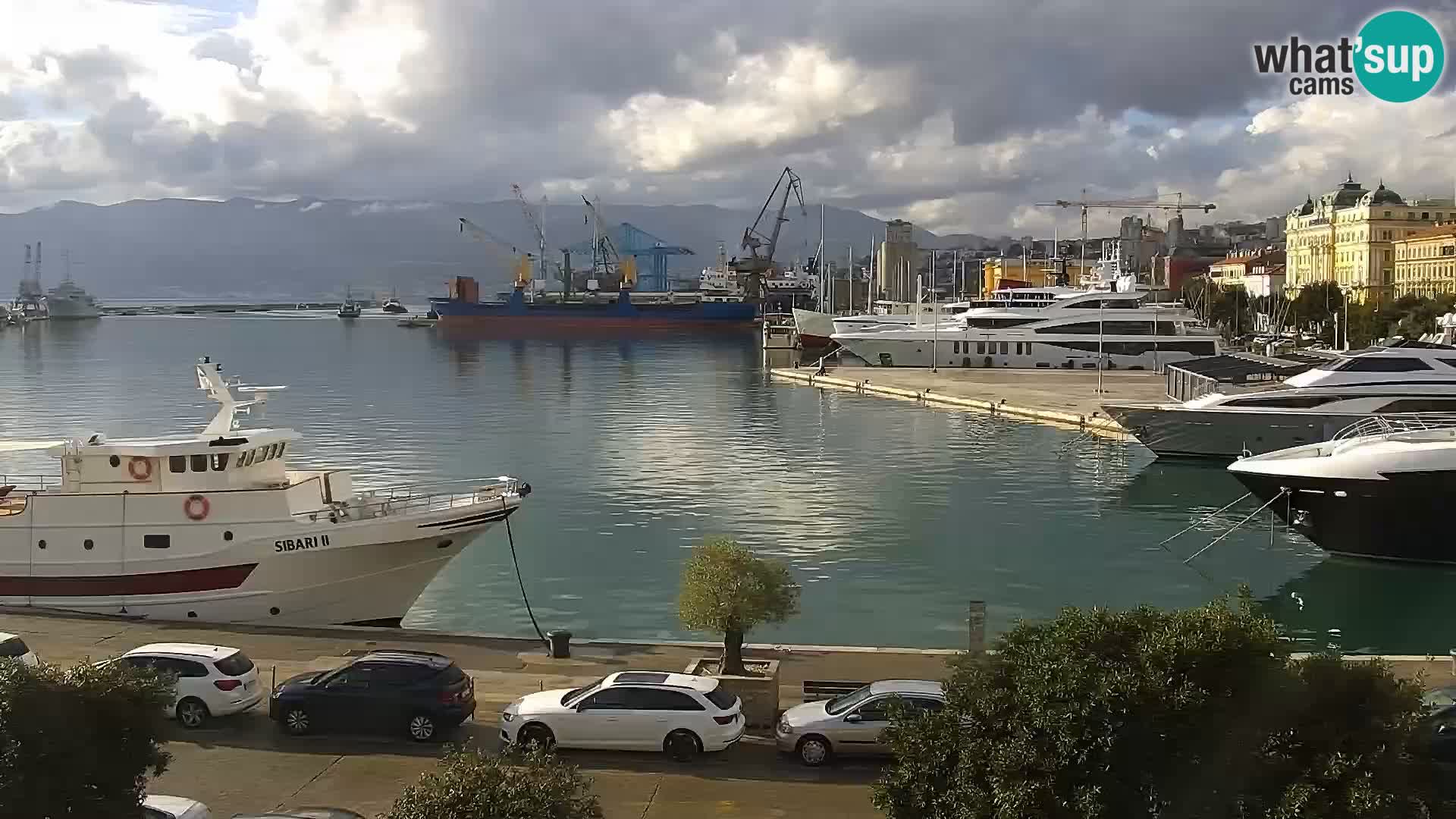 Riva i Marina u Rijeci – Web kamera uživo u Hrvatskoj