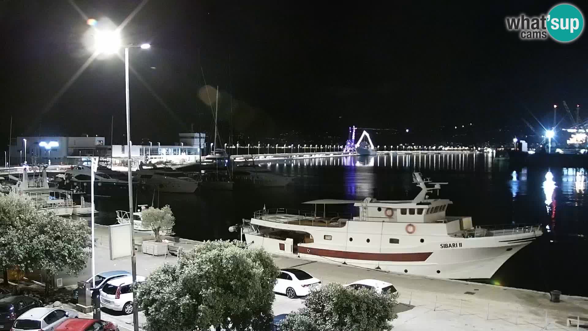 Riva in Marina v Reki – Spletna kamera v živo Hrvaška