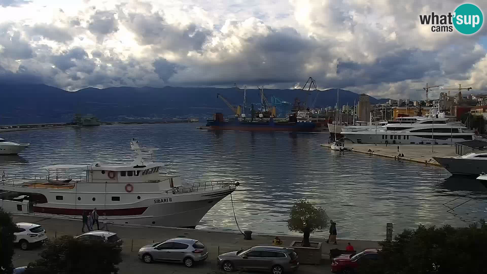 Riva i Marina u Rijeci – Web kamera uživo u Hrvatskoj