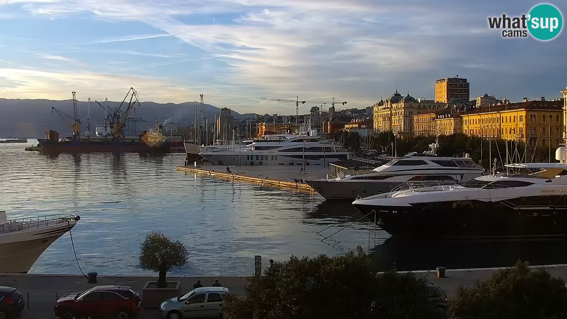 Riva i Marina u Rijeci – Web kamera uživo u Hrvatskoj
