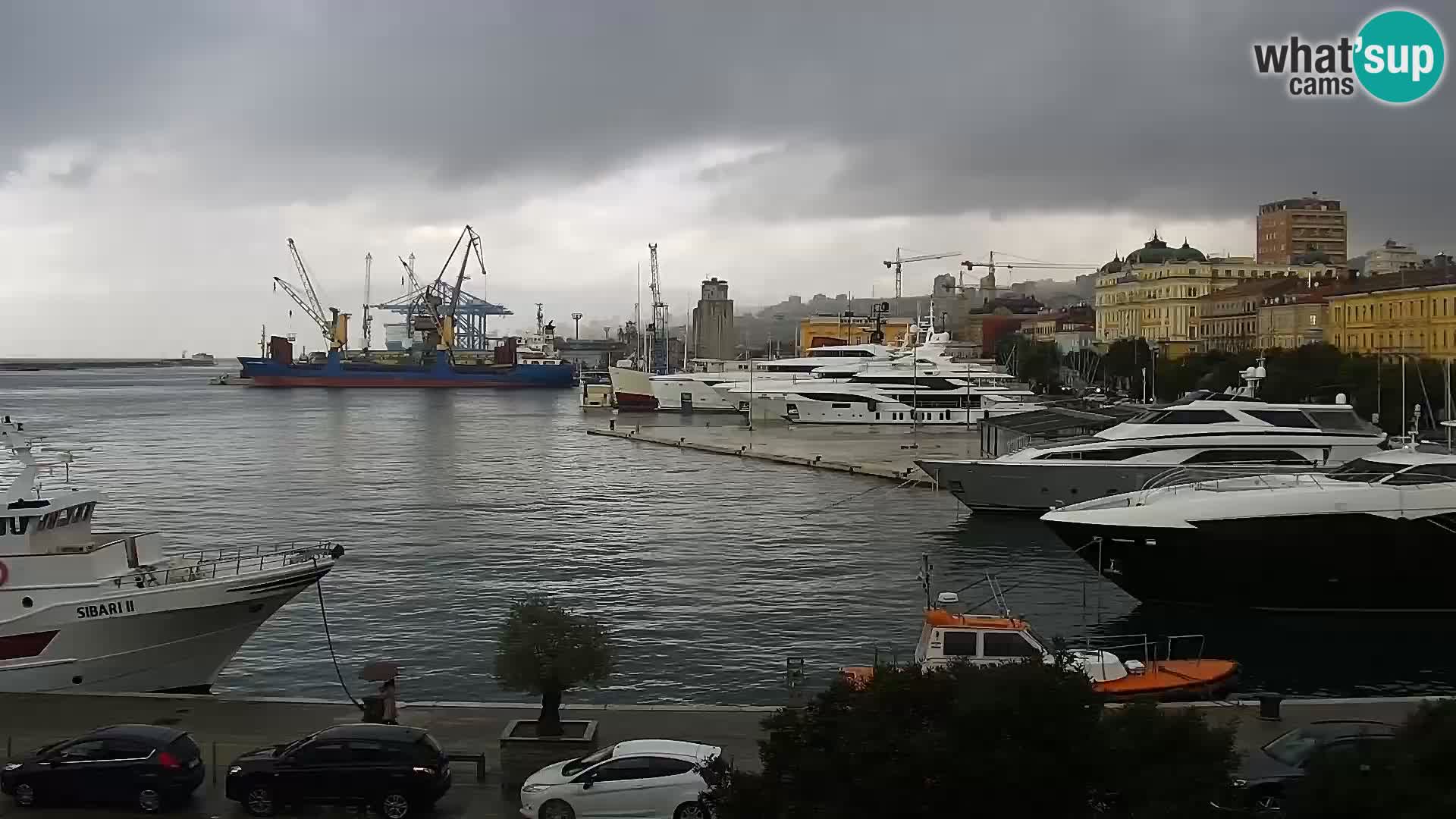 Riva in Marina v Reki – Spletna kamera v živo Hrvaška