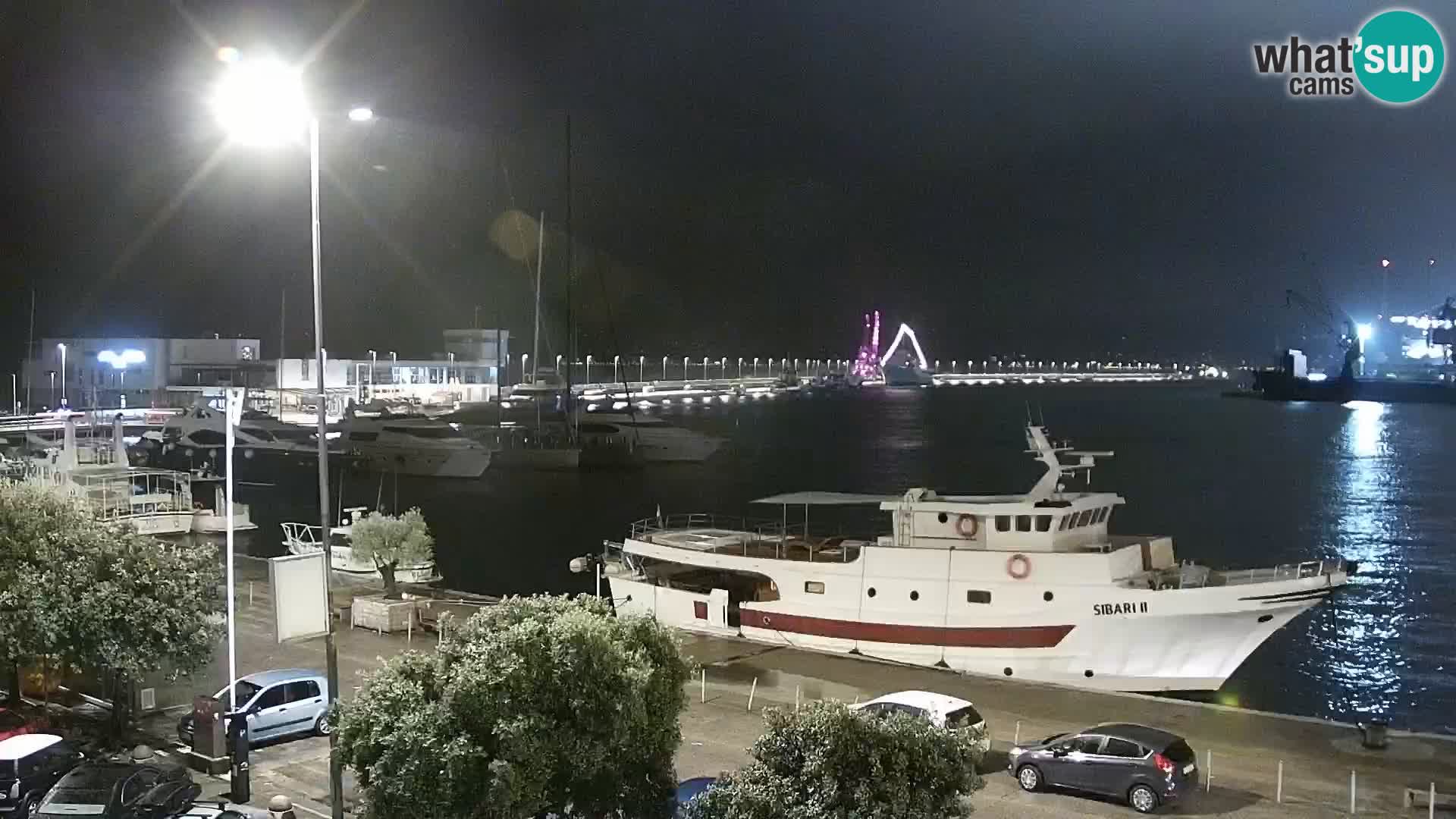 Riva in Marina v Reki – Spletna kamera v živo Hrvaška