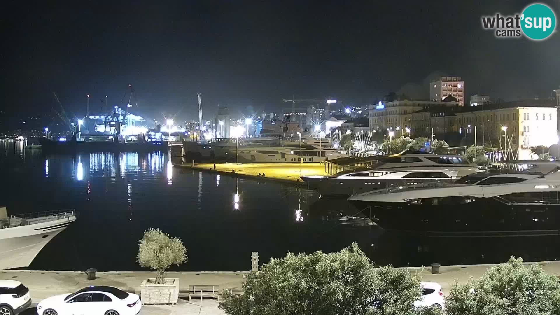 Riva in Marina v Reki – Spletna kamera v živo Hrvaška