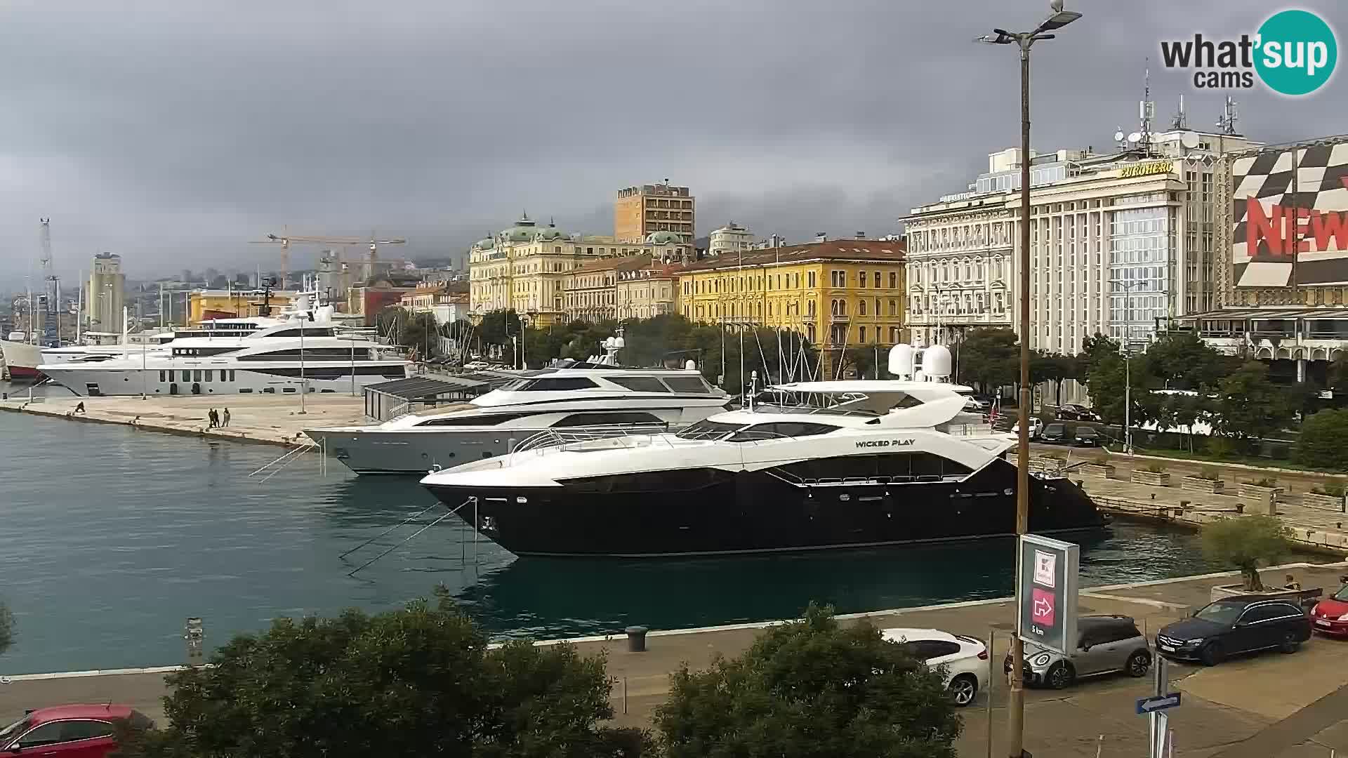 Riva in Marina v Reki – Spletna kamera v živo Hrvaška