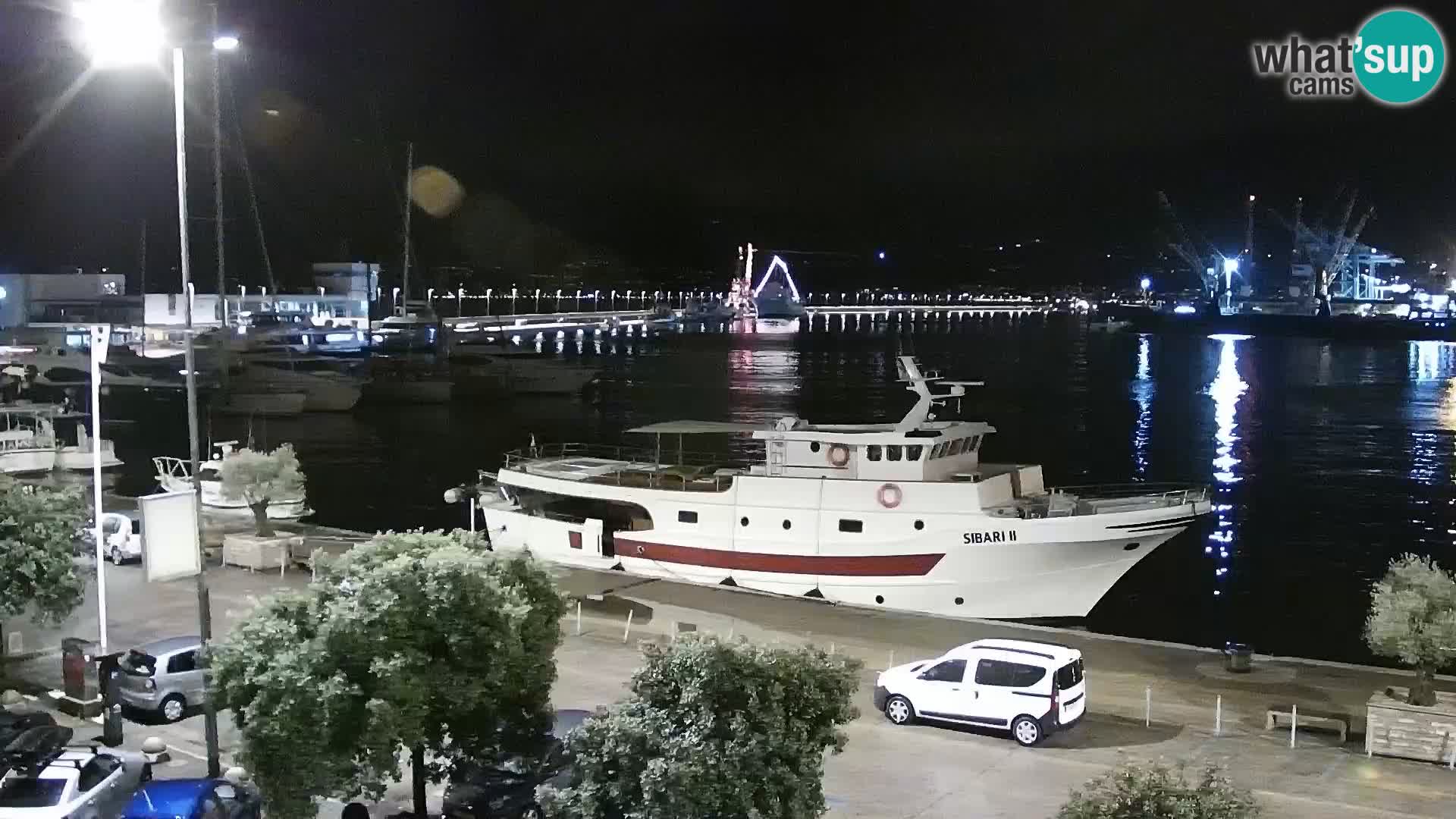 Riva in Marina v Reki – Spletna kamera v živo Hrvaška