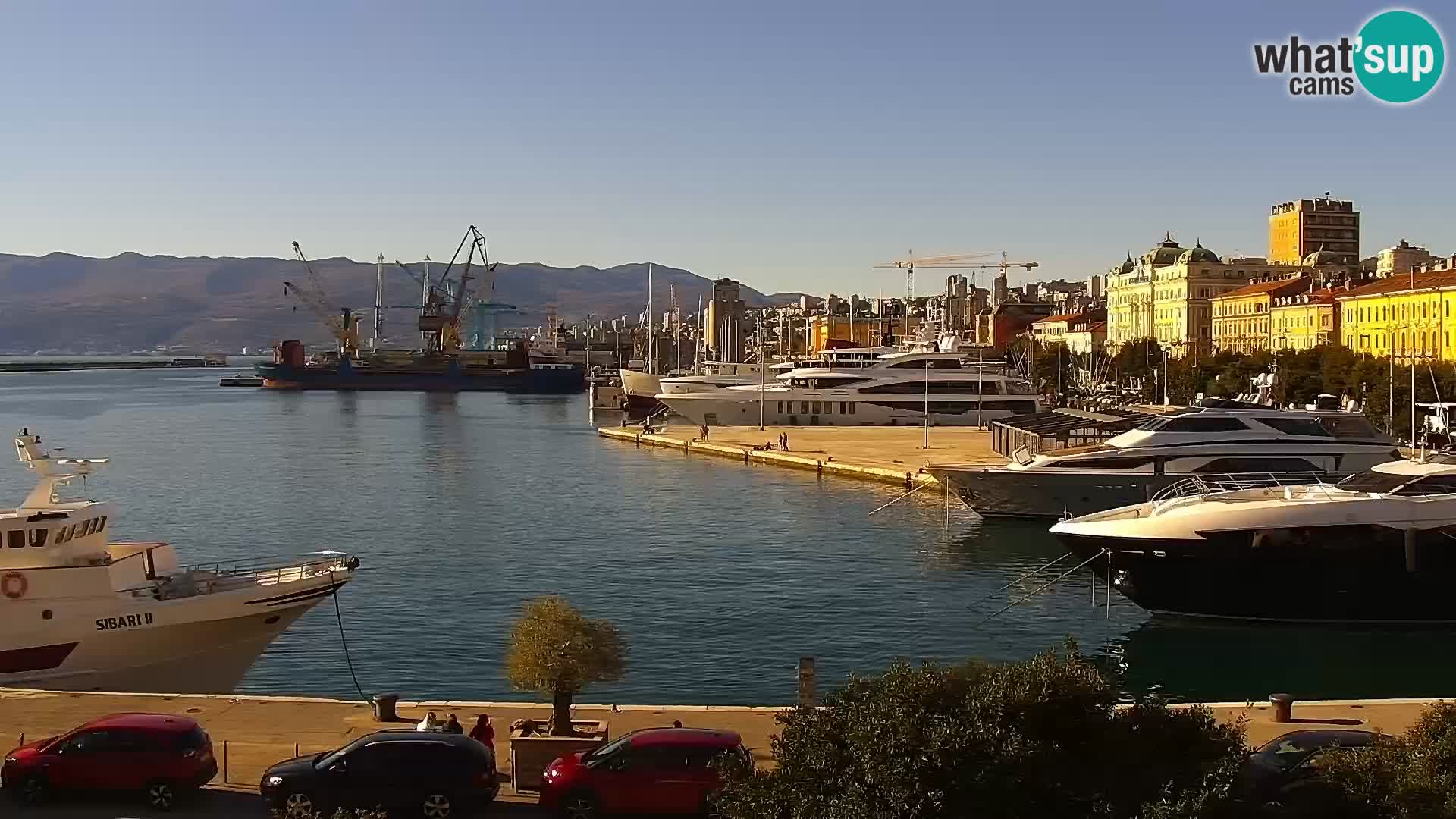 Riva i Marina u Rijeci – Web kamera uživo u Hrvatskoj
