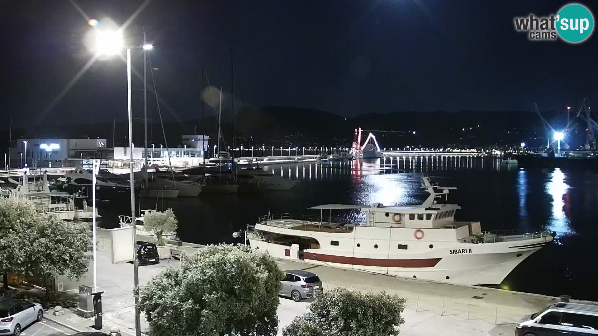 Riva in Marina v Reki – Spletna kamera v živo Hrvaška