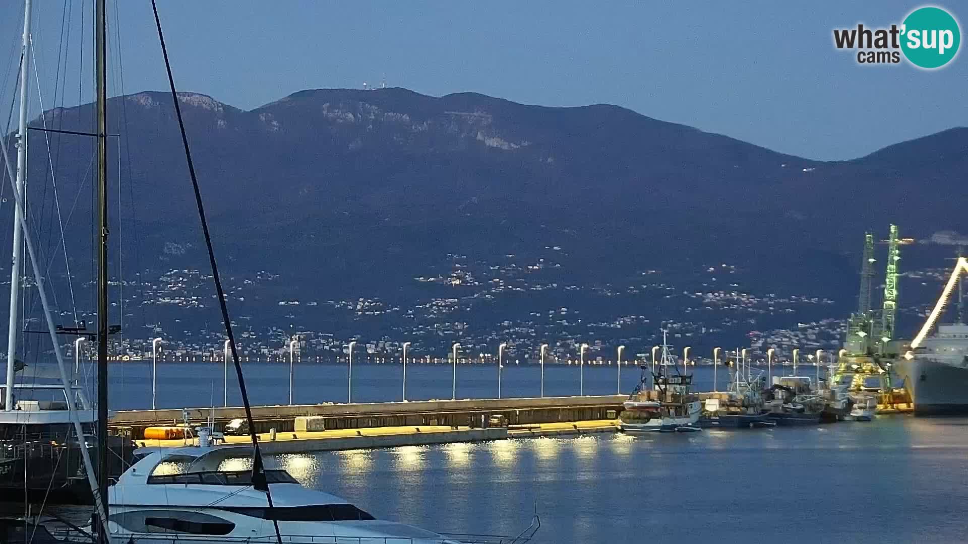 Riva i Marina u Rijeci – Web kamera uživo u Hrvatskoj