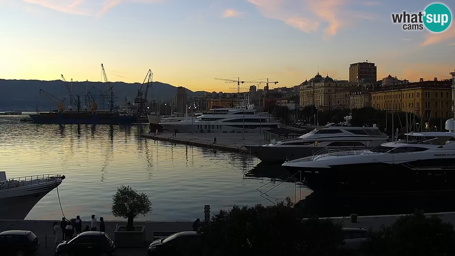 Riva in Marina v Reki – Spletna kamera v živo Hrvaška