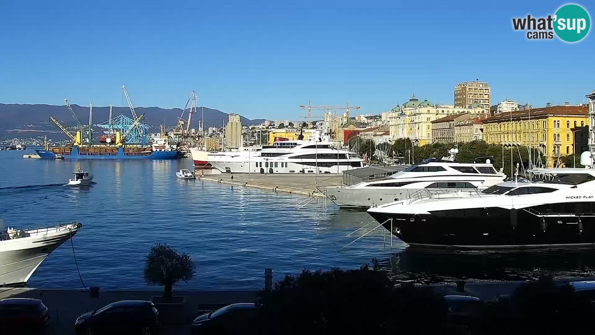 Riva i Marina u Rijeci – Web kamera uživo u Hrvatskoj