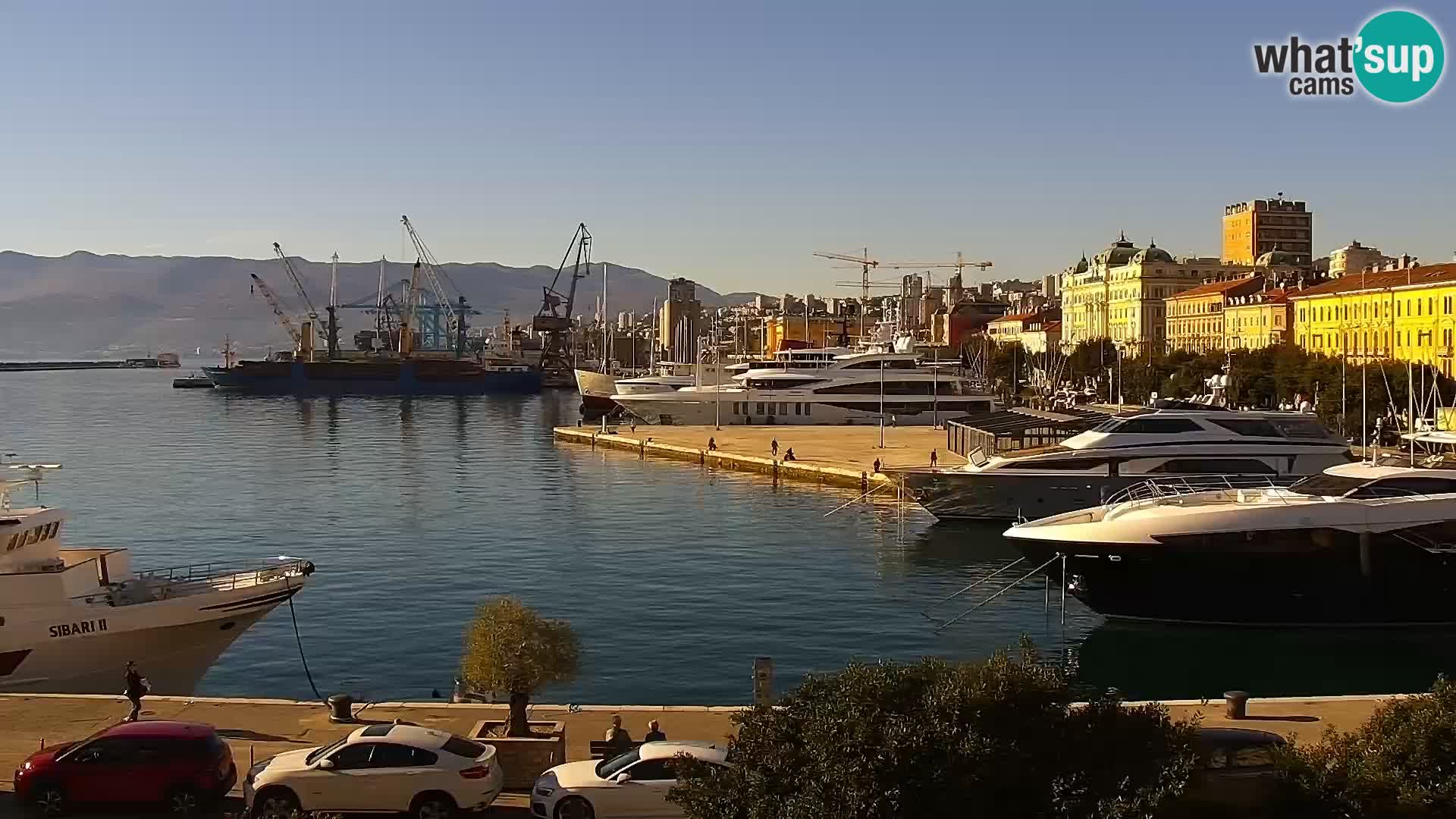 Riva in Marina v Reki – Spletna kamera v živo Hrvaška