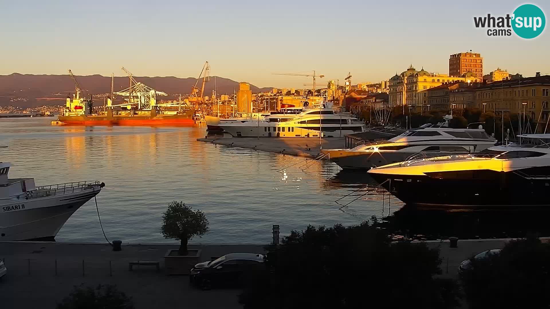 Riva in Marina v Reki – Spletna kamera v živo Hrvaška