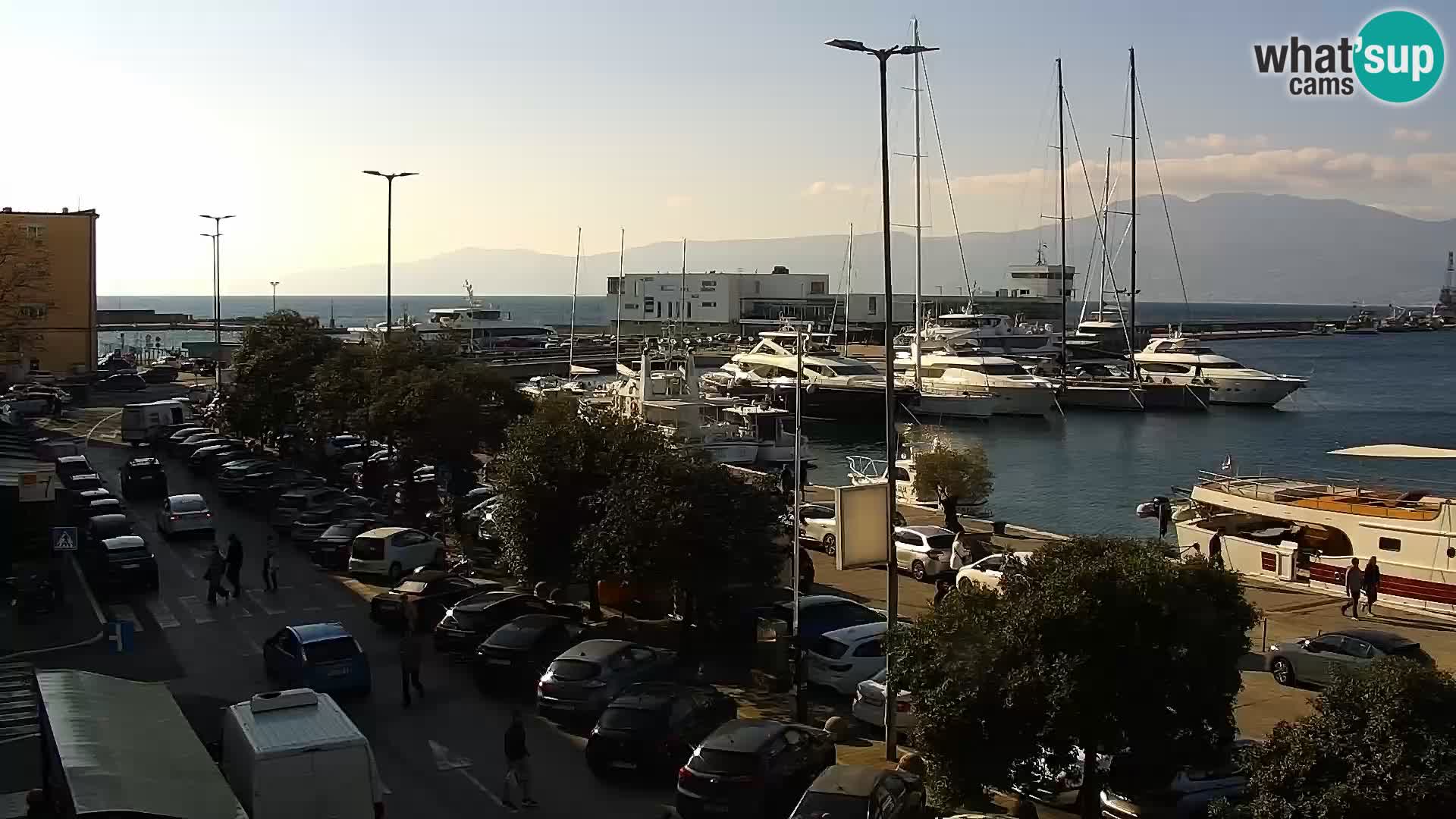 Riva in Marina v Reki – Spletna kamera v živo Hrvaška