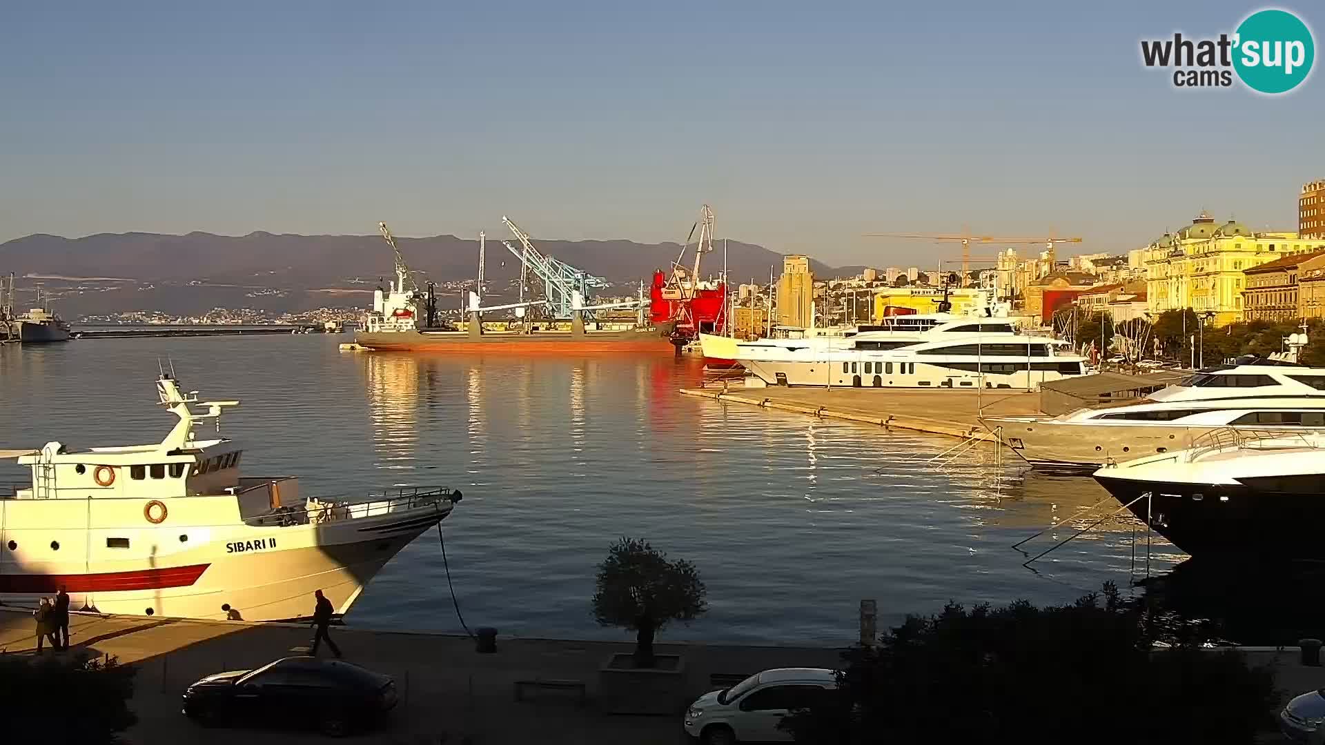 Riva in Marina v Reki – Spletna kamera v živo Hrvaška