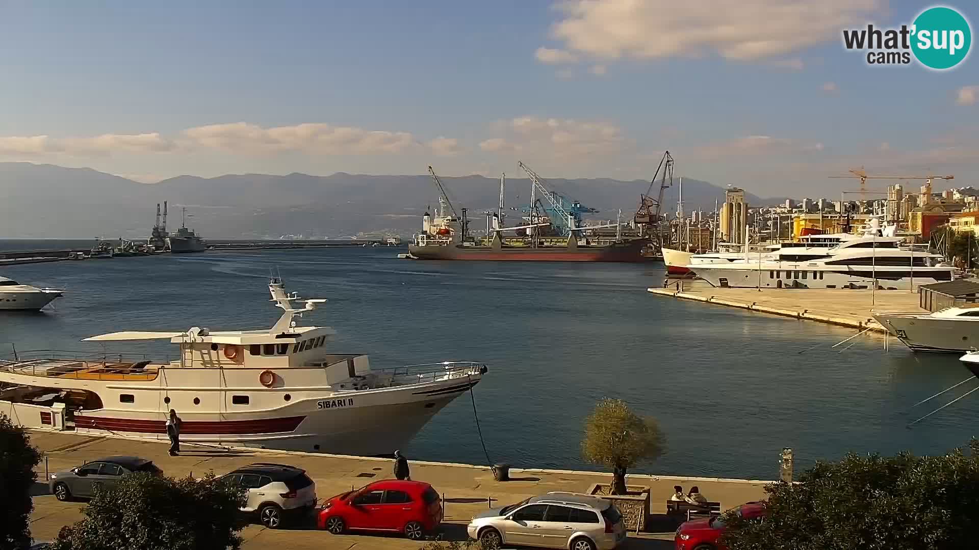 Riva in Marina v Reki – Spletna kamera v živo Hrvaška