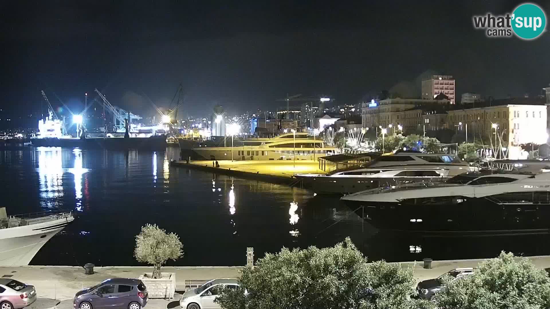 Riva in Marina v Reki – Spletna kamera v živo Hrvaška